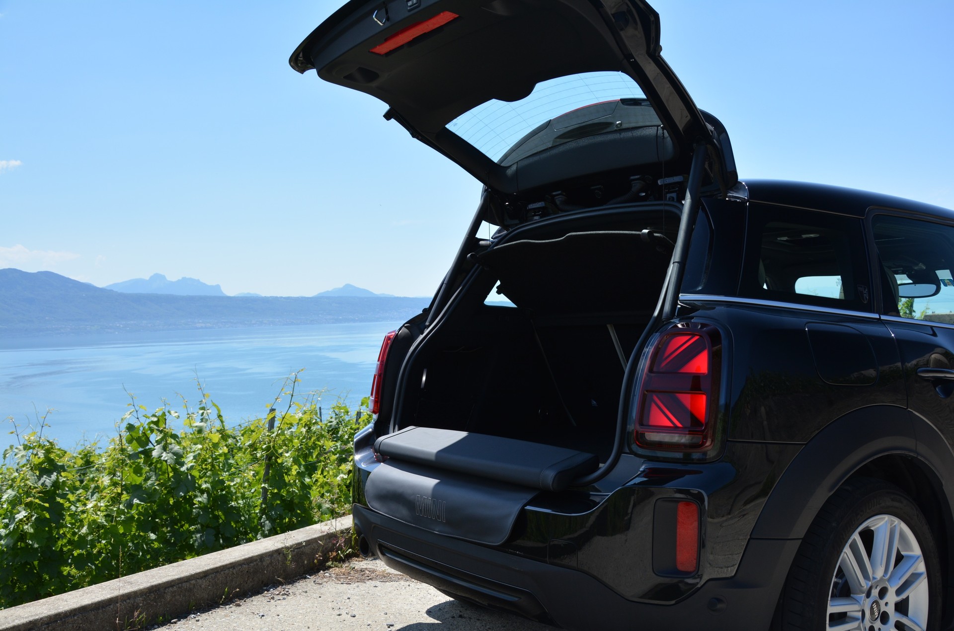 MINI Countryman Cooper SE ALL4 PHEV Steptronic-image-6