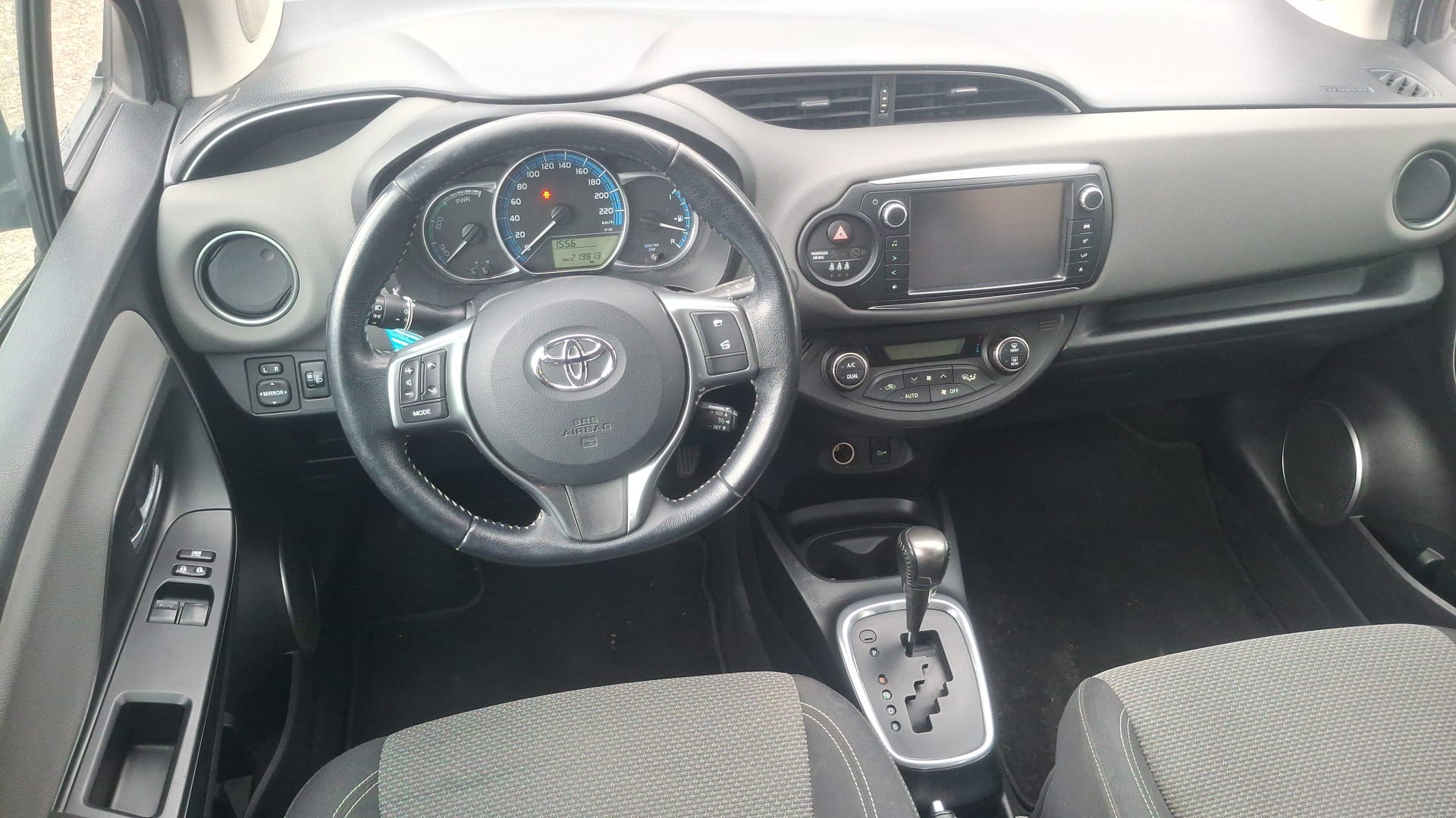 TOYOTA Yaris 1.5 VVT-i Hybrid Trend e-CVT-image-8