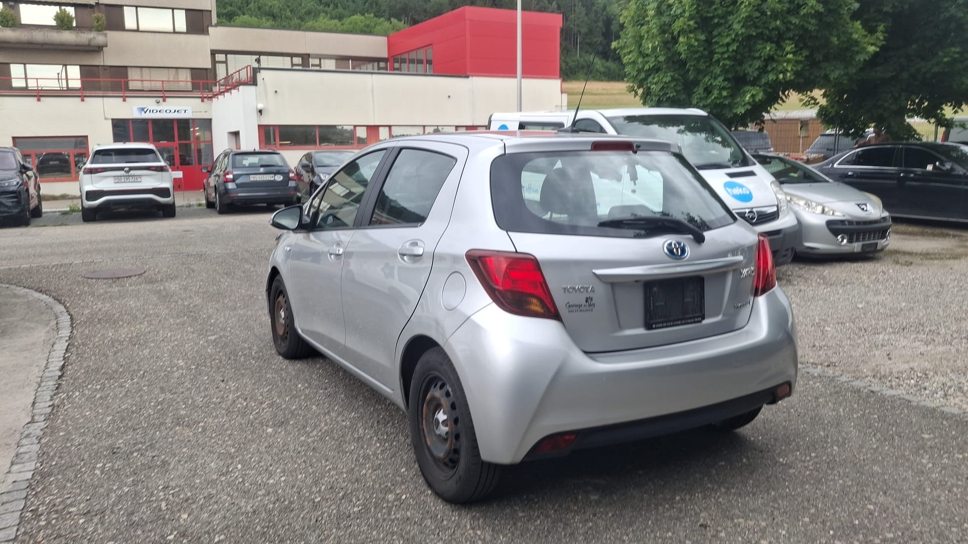 TOYOTA Yaris 1.5 VVT-i Hybrid Trend e-CVT-image-5