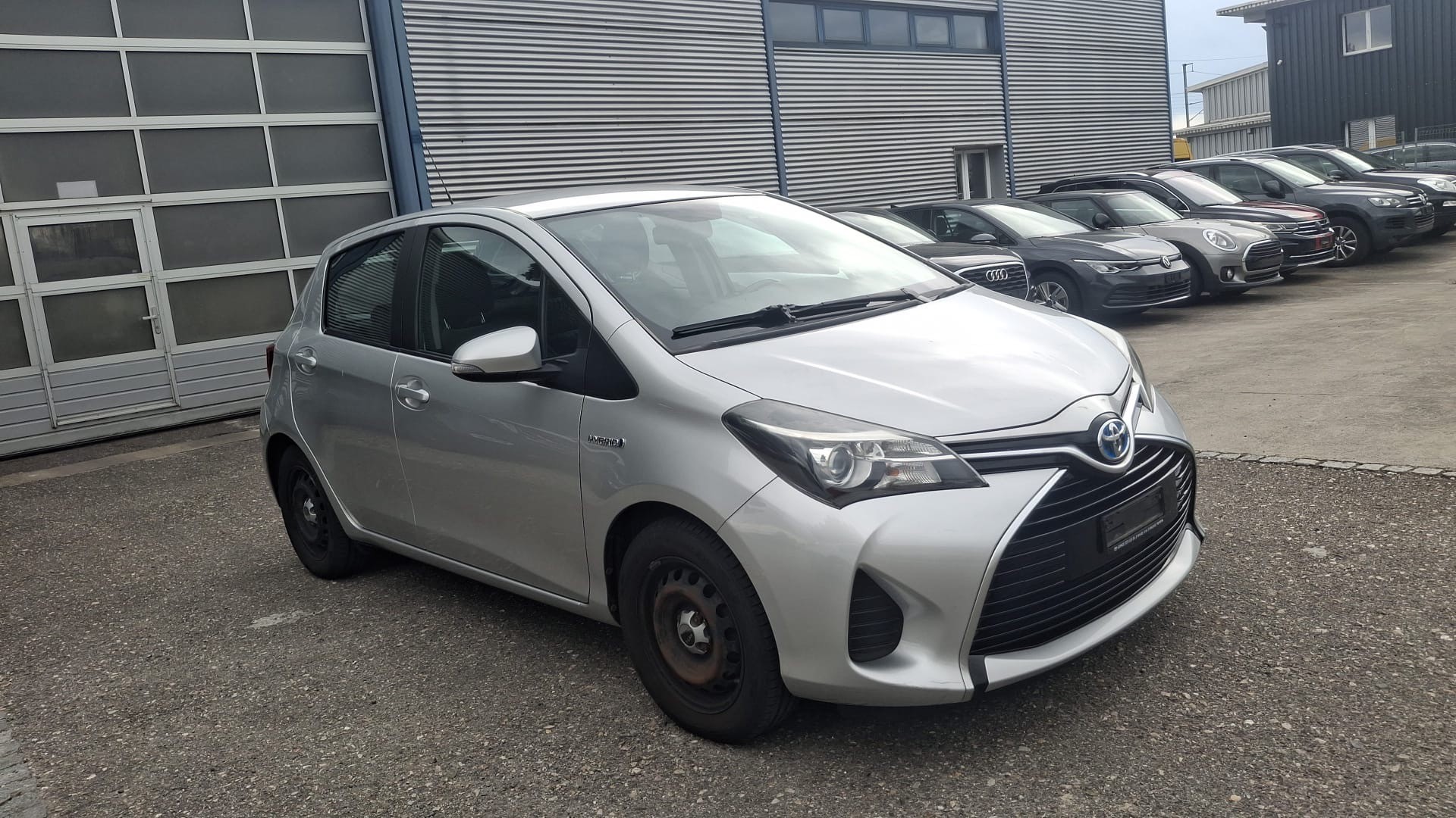 TOYOTA Yaris 1.5 VVT-i Hybrid Trend e-CVT-image-1