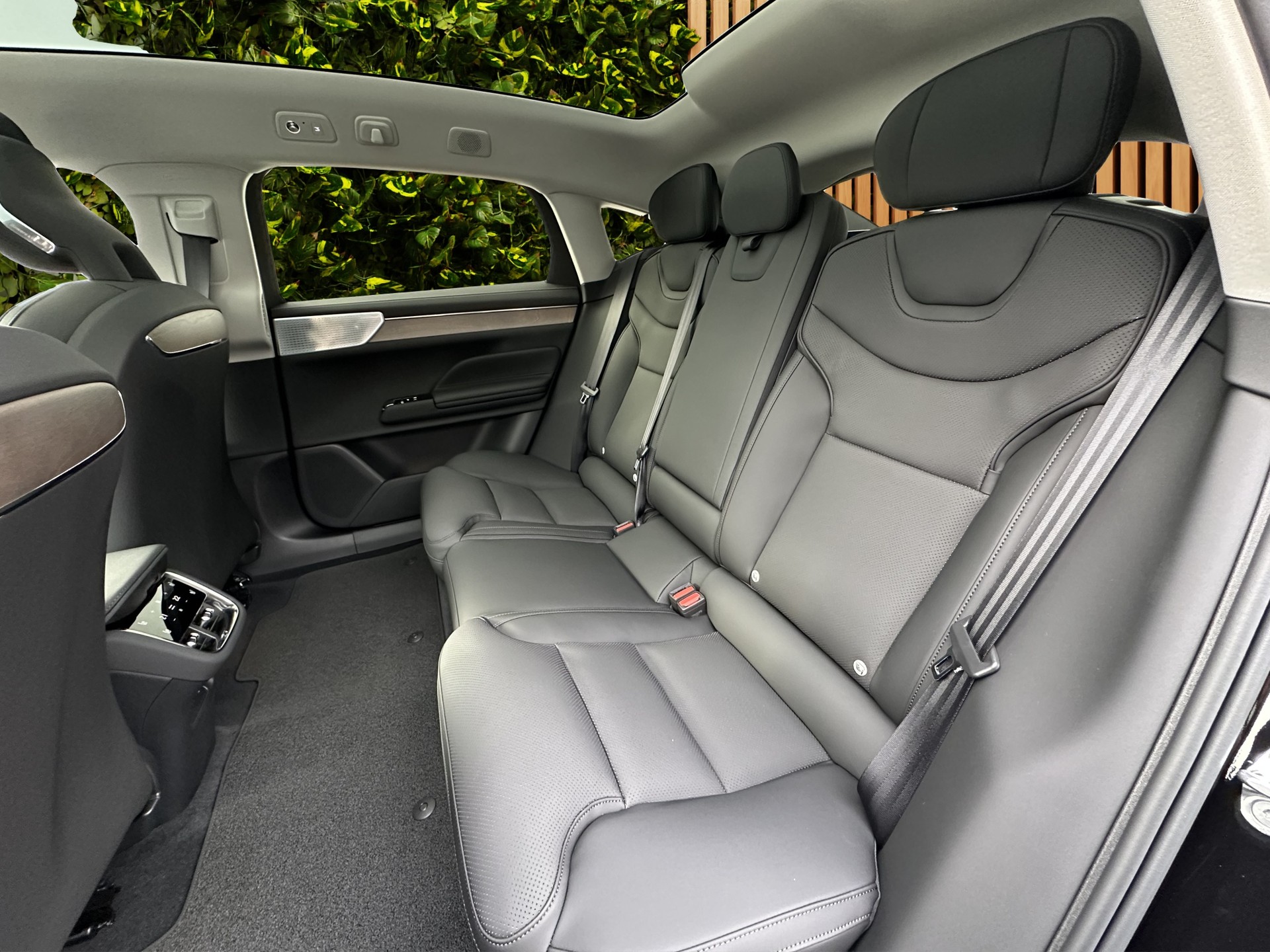 VOLVO ES90 Ultra-image-14