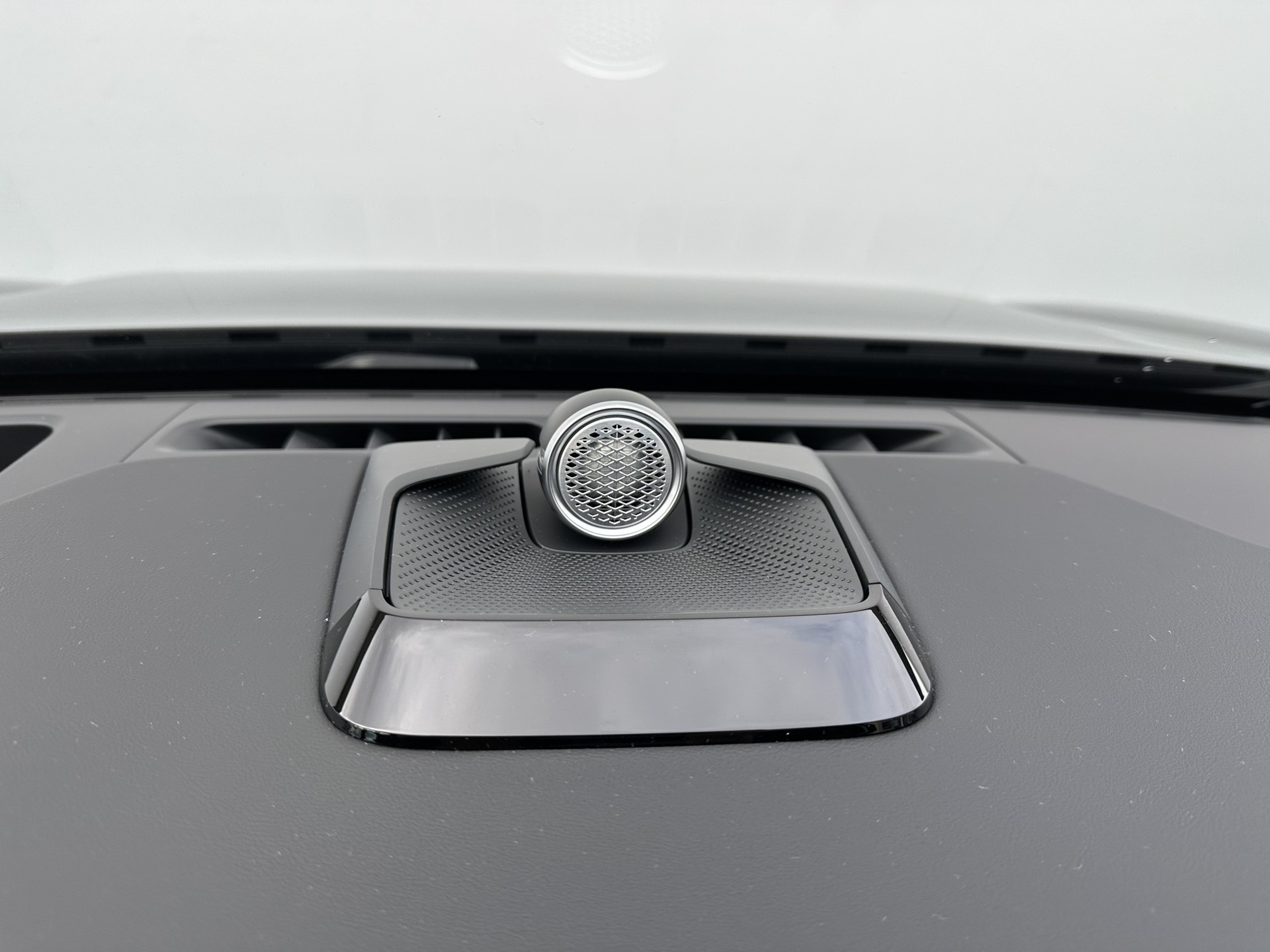 VOLVO ES90 Ultra-image-11