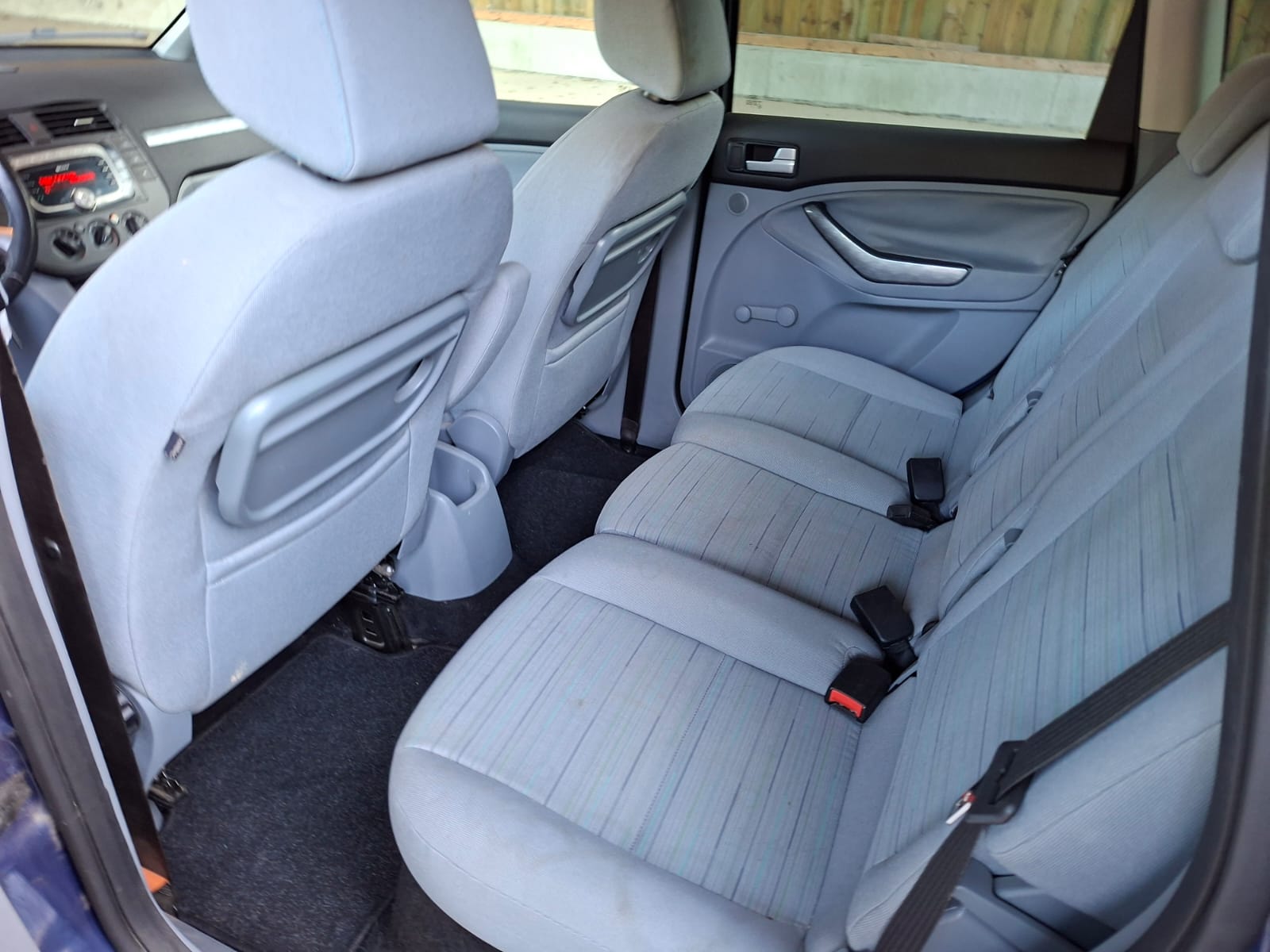 FORD C-Max 1.8 Flexifuel Titanium-image-8