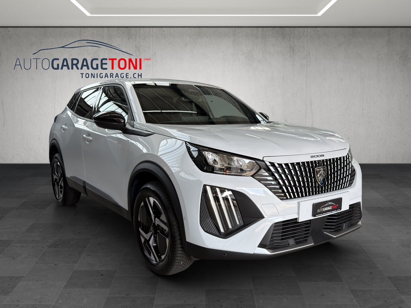 PEUGEOT 2008 1.2 145 MHEV Allure Premium-image-1