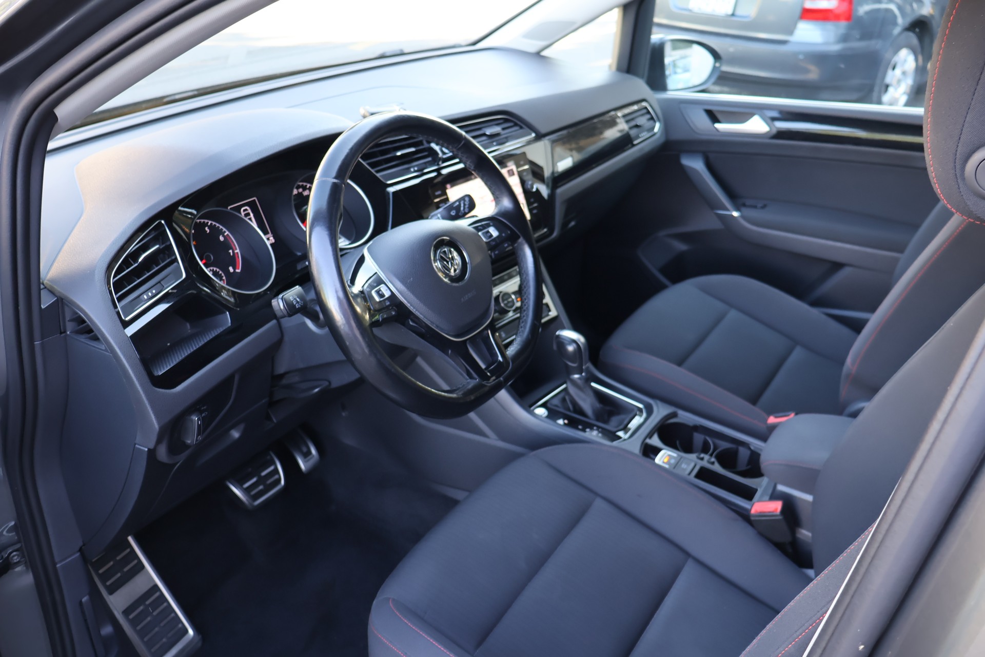 VW Touran 1.4 TSI BlueMotion Technology Sound-image-3