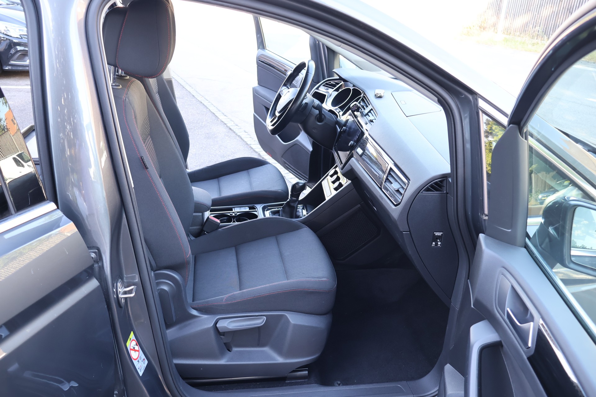 VW Touran 1.4 TSI BlueMotion Technology Sound-image-4