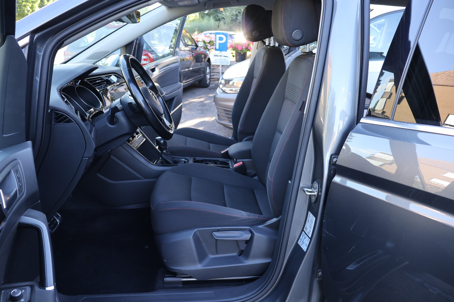VW Touran 1.4 TSI BlueMotion Technology Sound-image-5