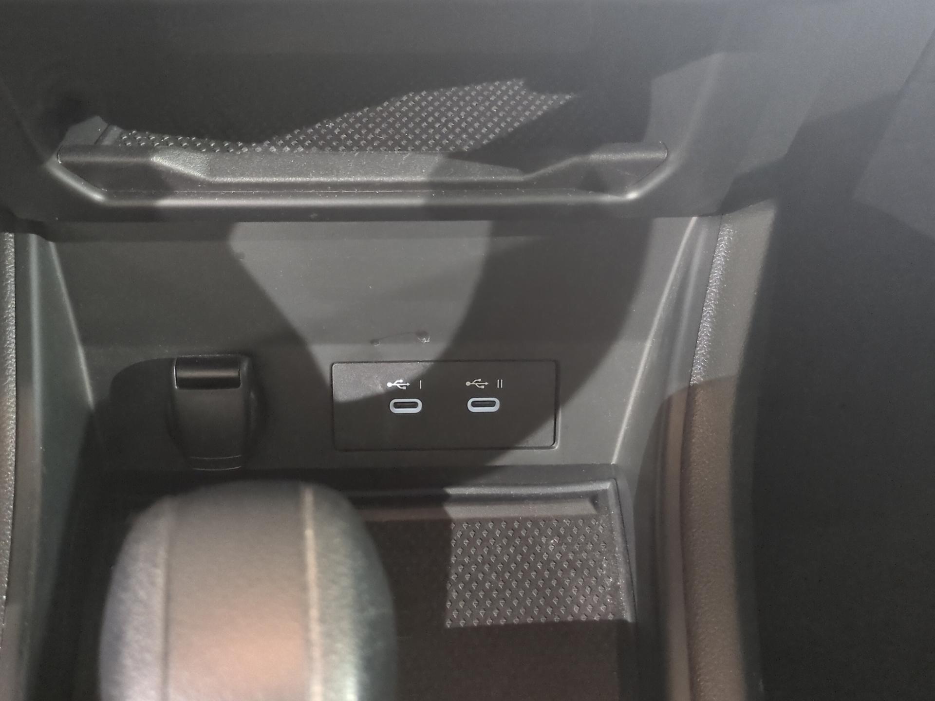 RENAULT Captur 1.6 E-Tech 145 Evolution DHT-image-21