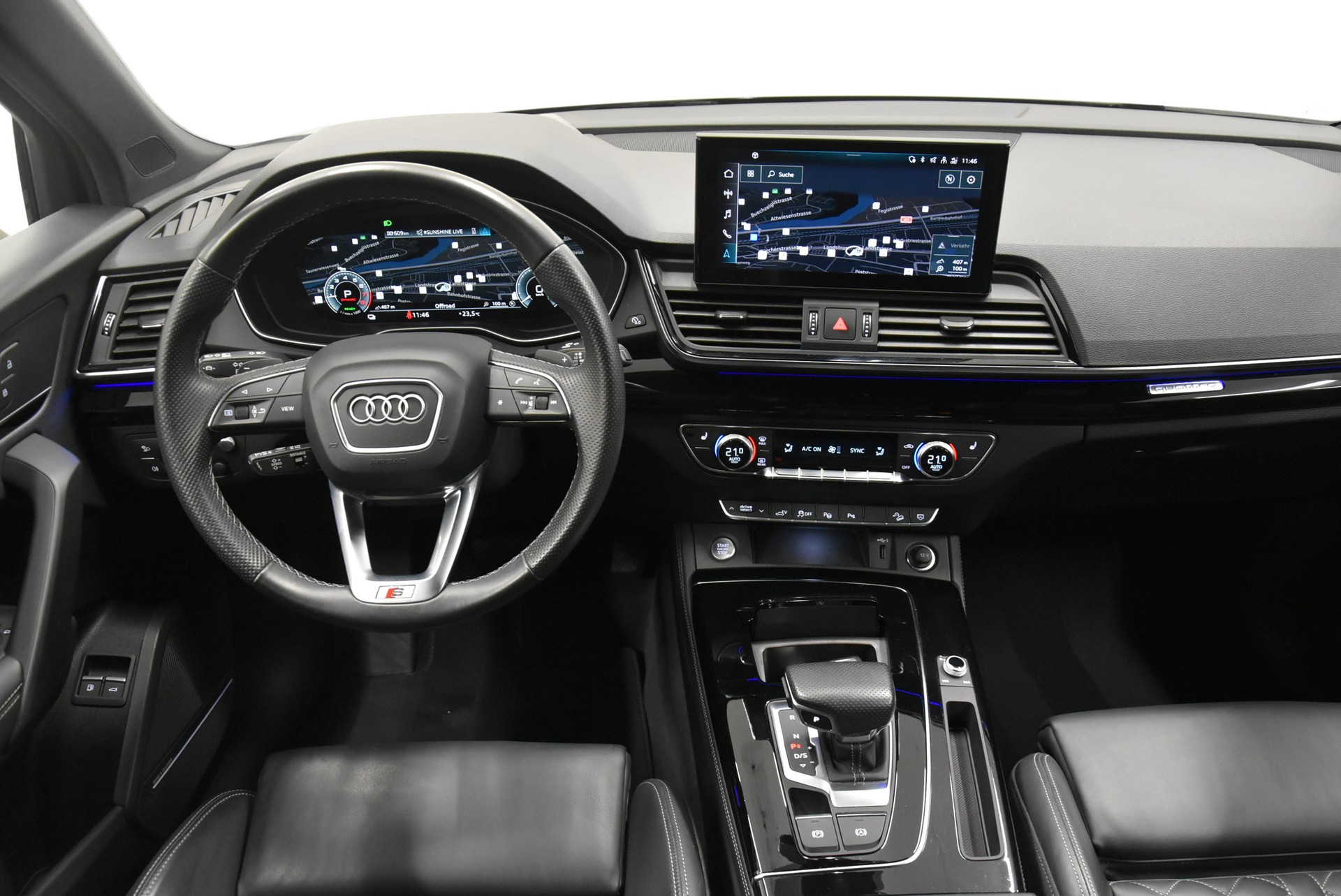 AUDI Q5 55 TFSI e PHEV S line quattro S-tronic-image-4