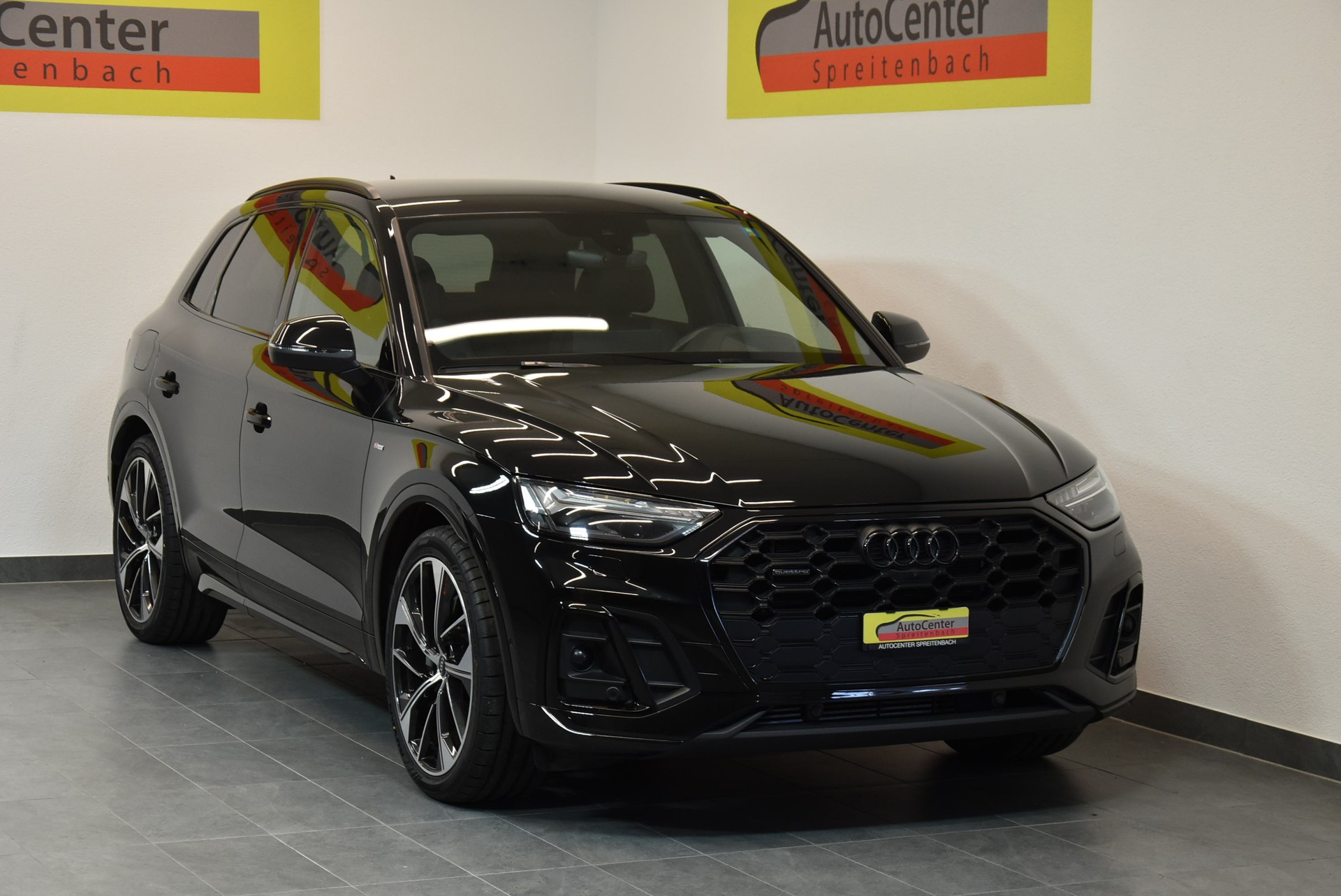 AUDI Q5 55 TFSI e PHEV S line quattro S-tronic-image-0