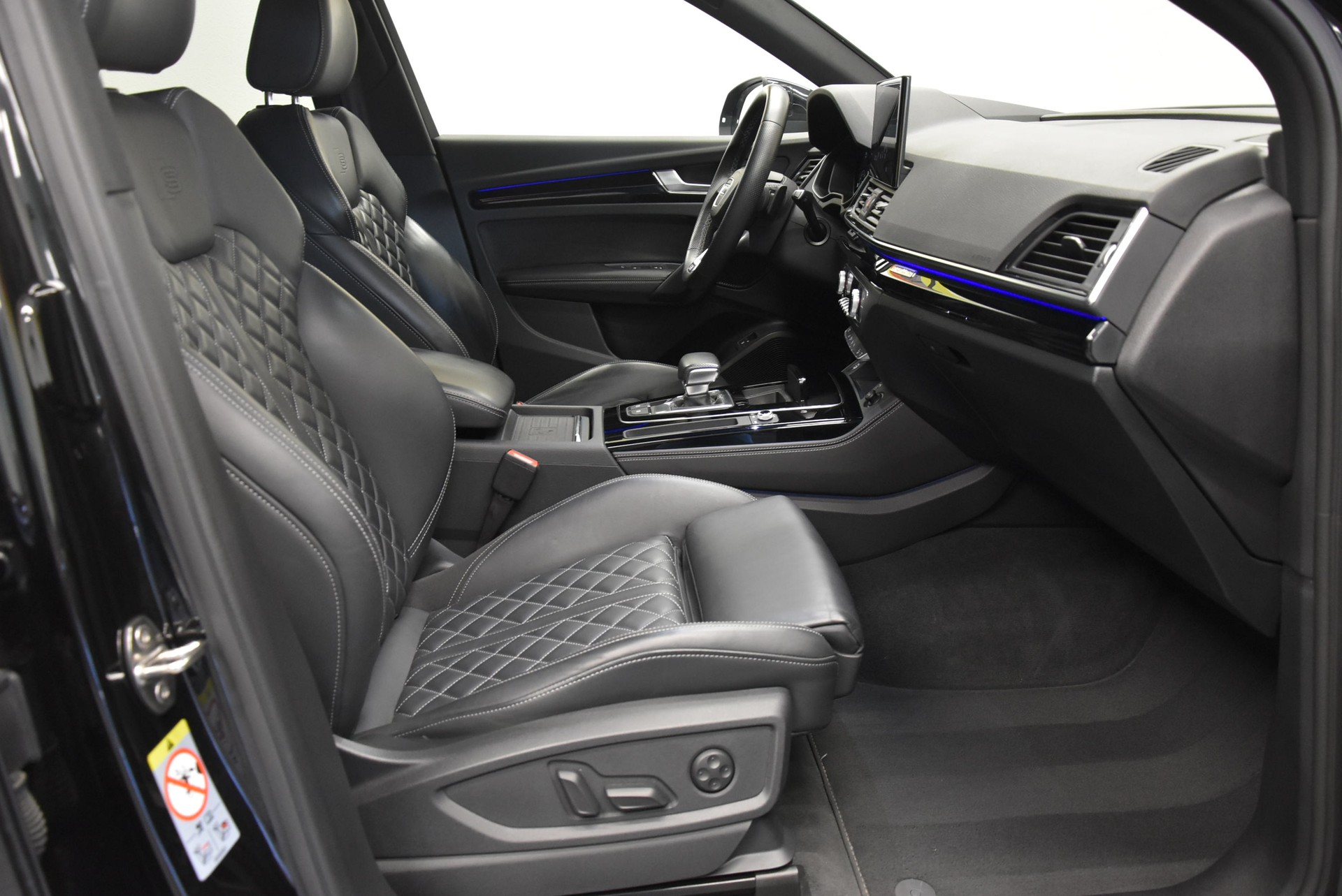 AUDI Q5 55 TFSI e PHEV S line quattro S-tronic-image-2