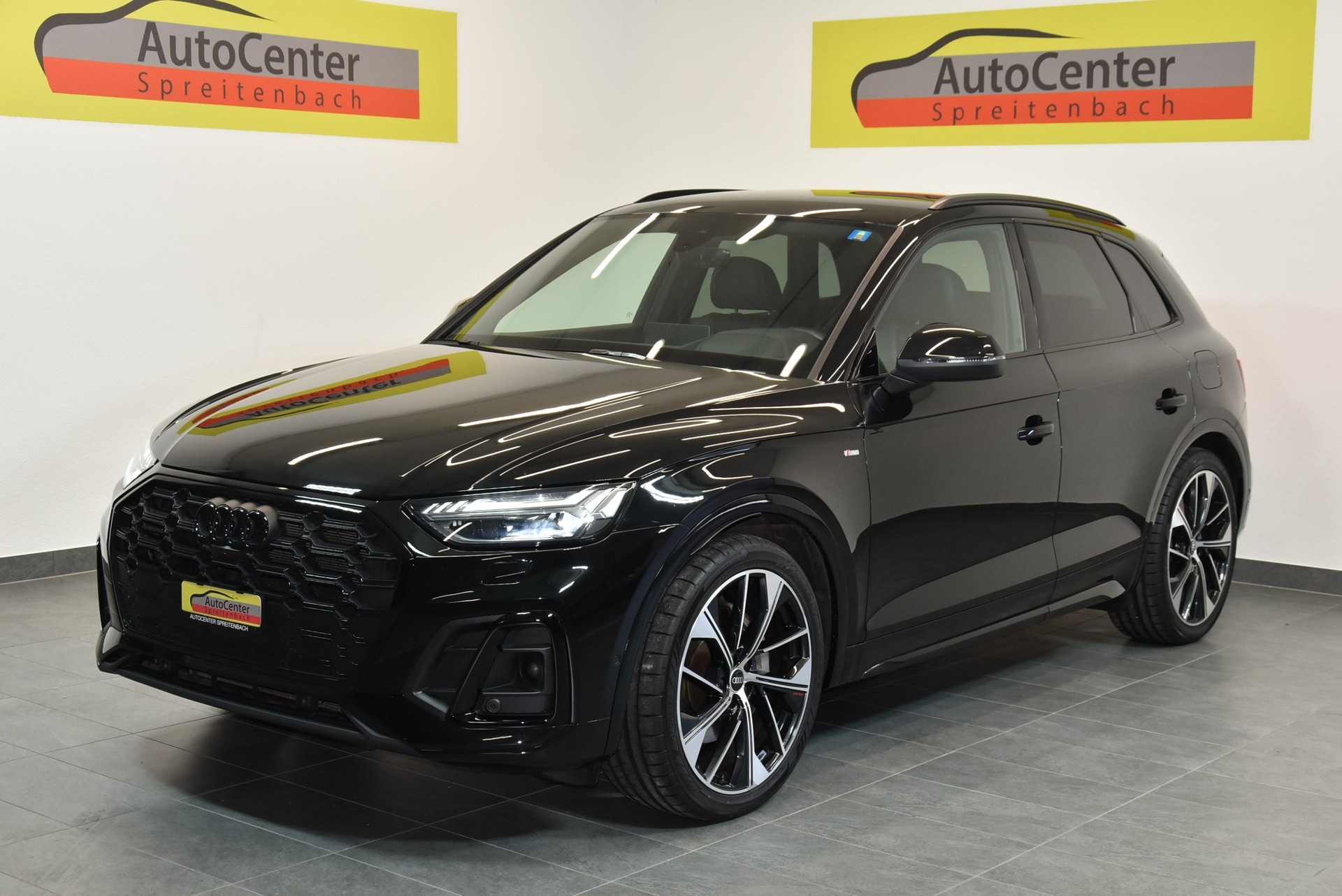 AUDI Q5 55 TFSI e PHEV S line quattro S-tronic-image-1
