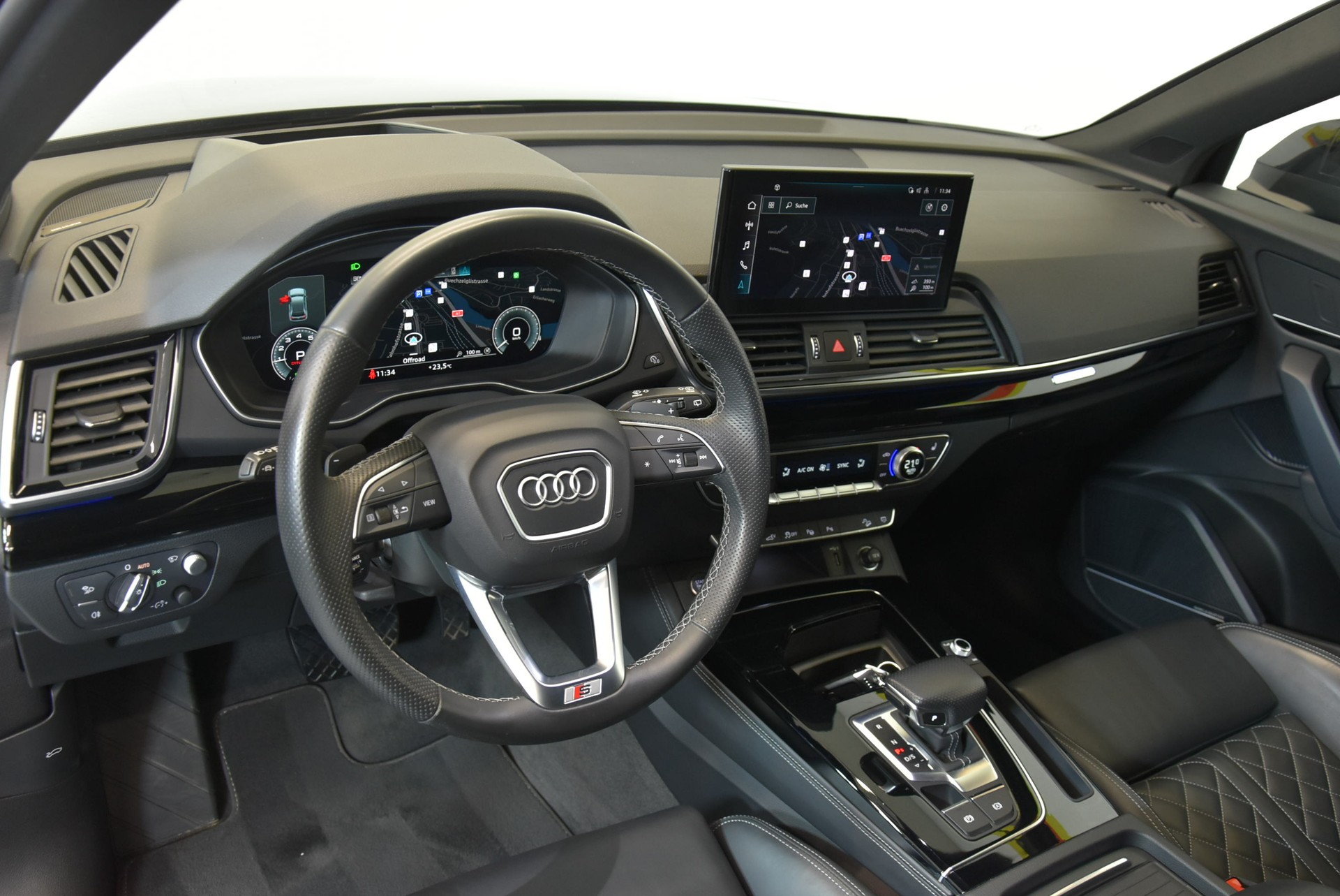 AUDI Q5 55 TFSI e PHEV S line quattro S-tronic-image-5