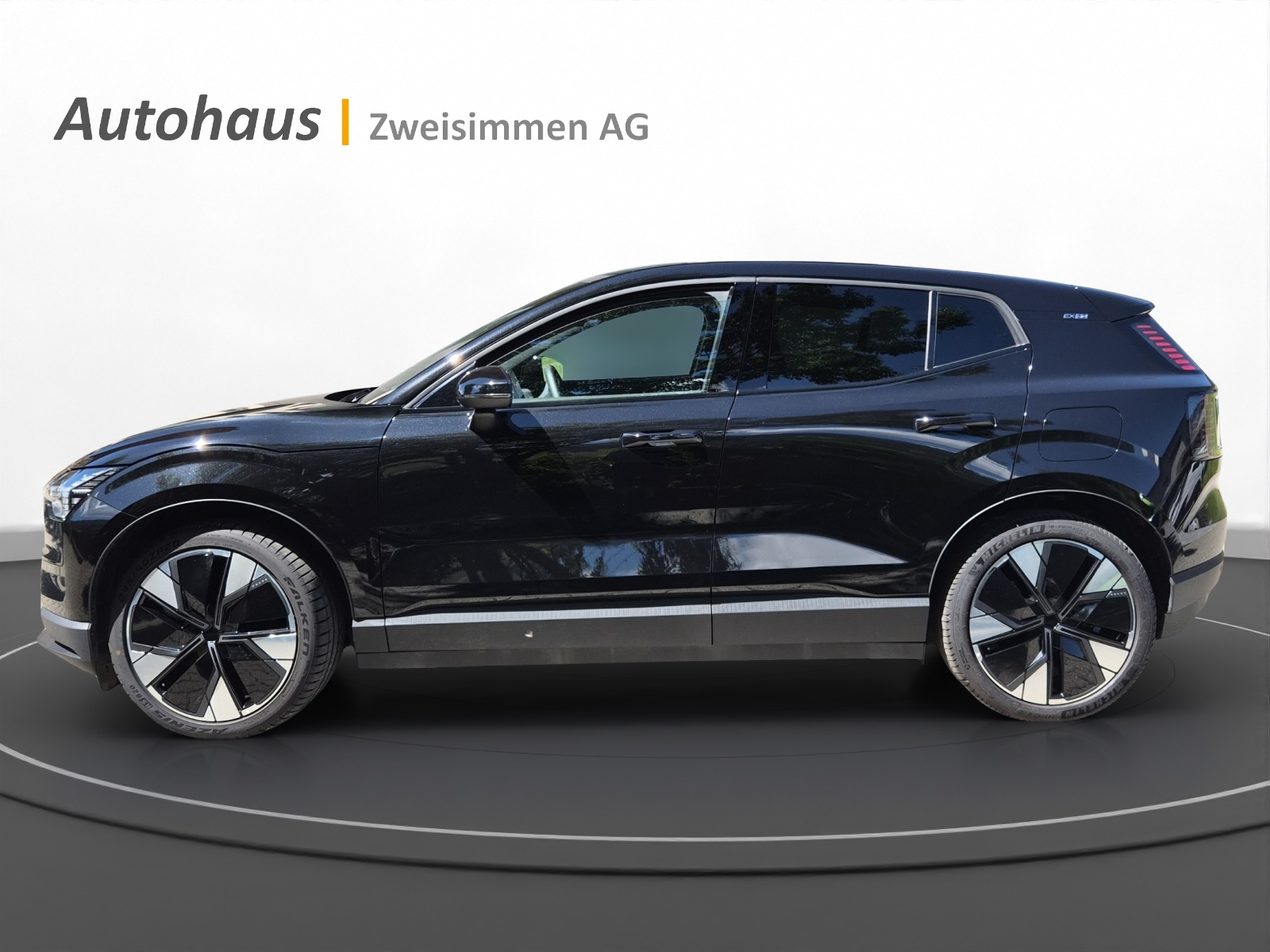 VOLVO EX30 E60 69kWh Twin Plus-image-1