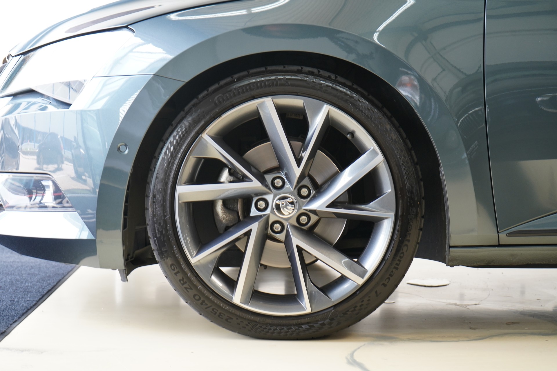 SKODA Superb Combi 2.0 TDi SportLine+ 4x4 DSG-image-27
