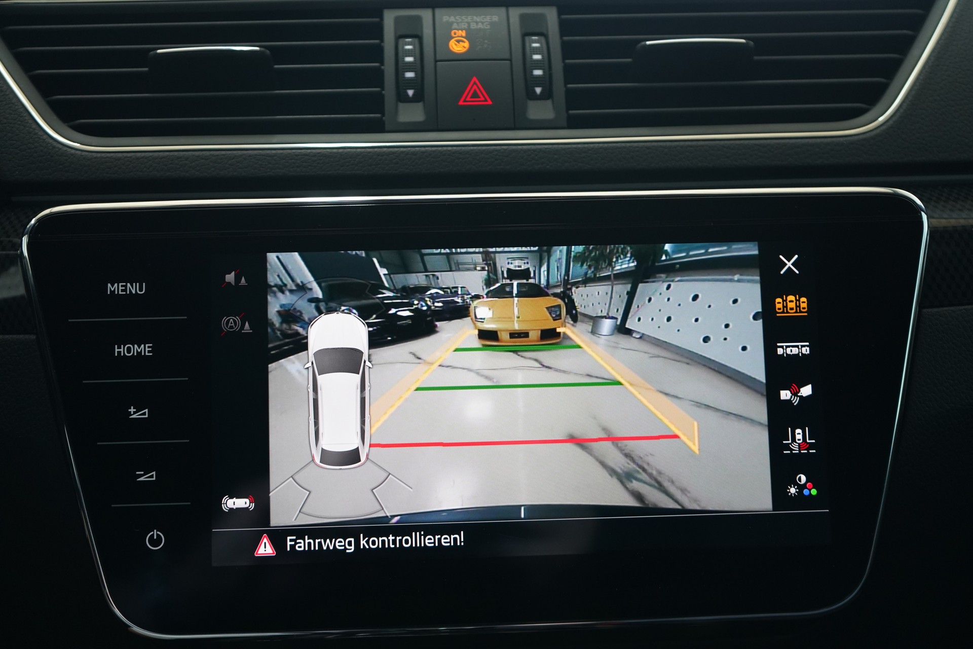 SKODA Superb Combi 2.0 TDi SportLine+ 4x4 DSG-image-17