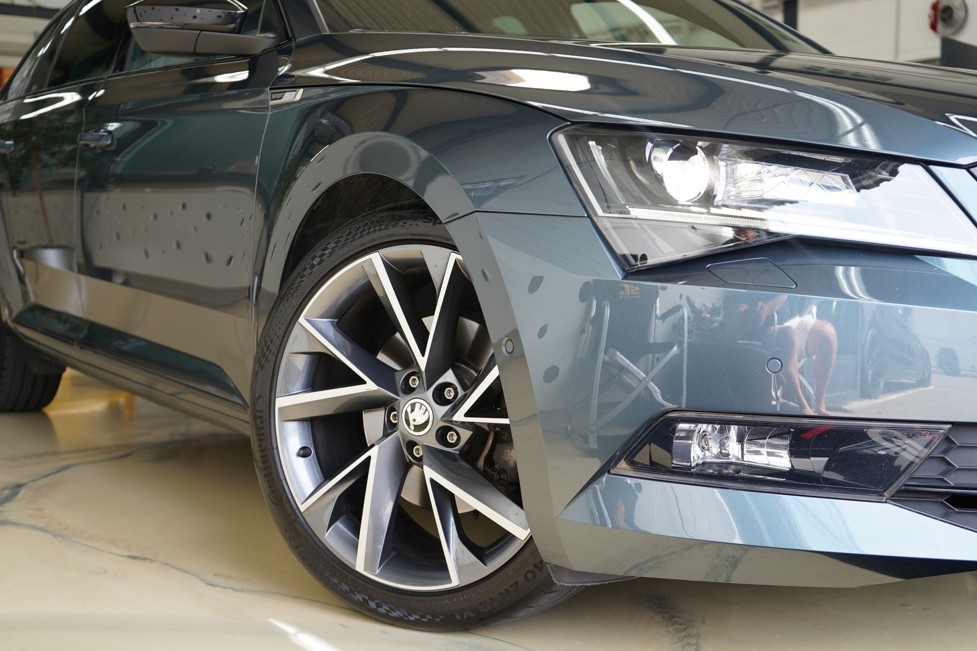 SKODA Superb Combi 2.0 TDi SportLine+ 4x4 DSG-image-12