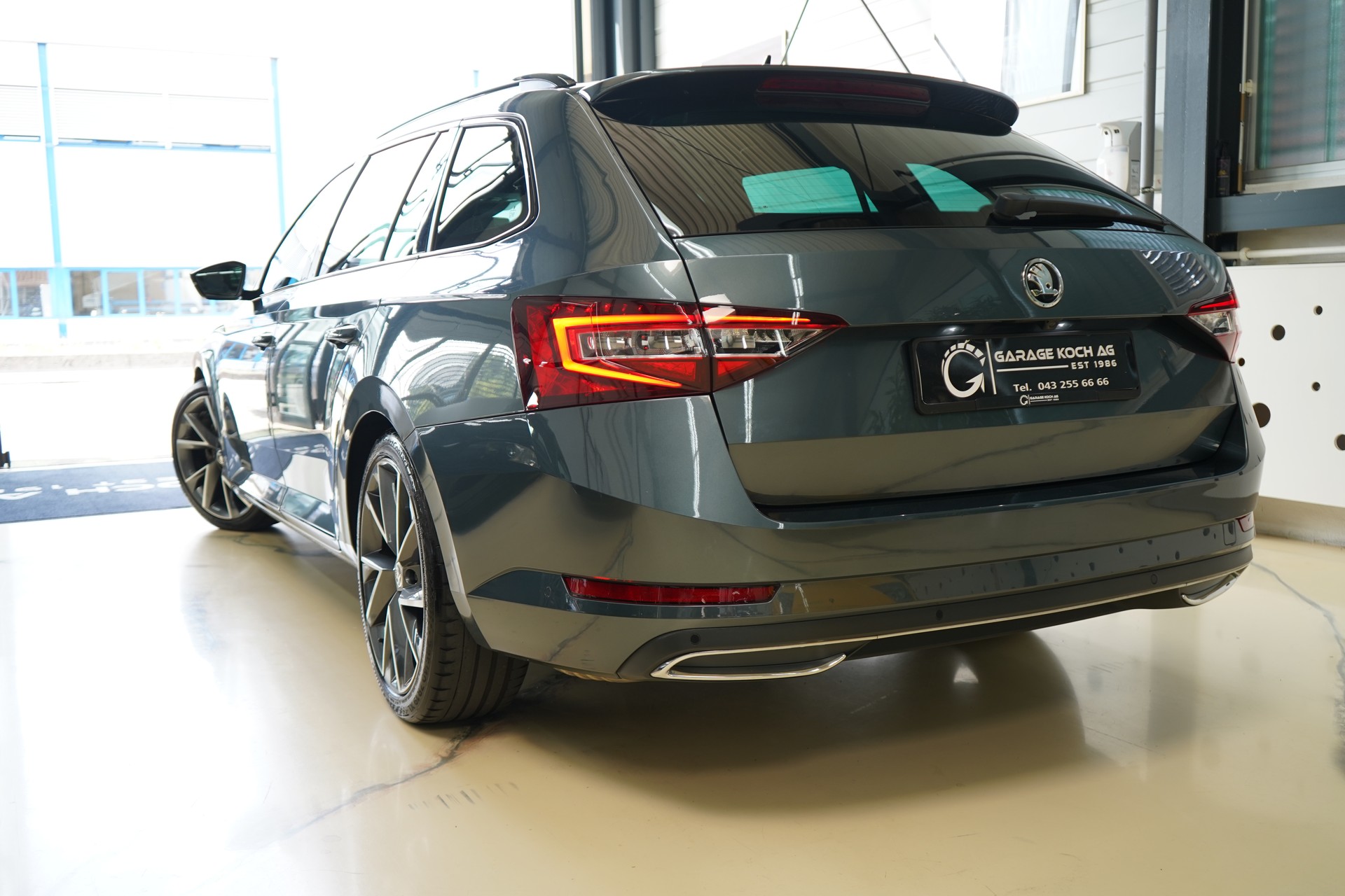 SKODA Superb Combi 2.0 TDi SportLine+ 4x4 DSG-image-5
