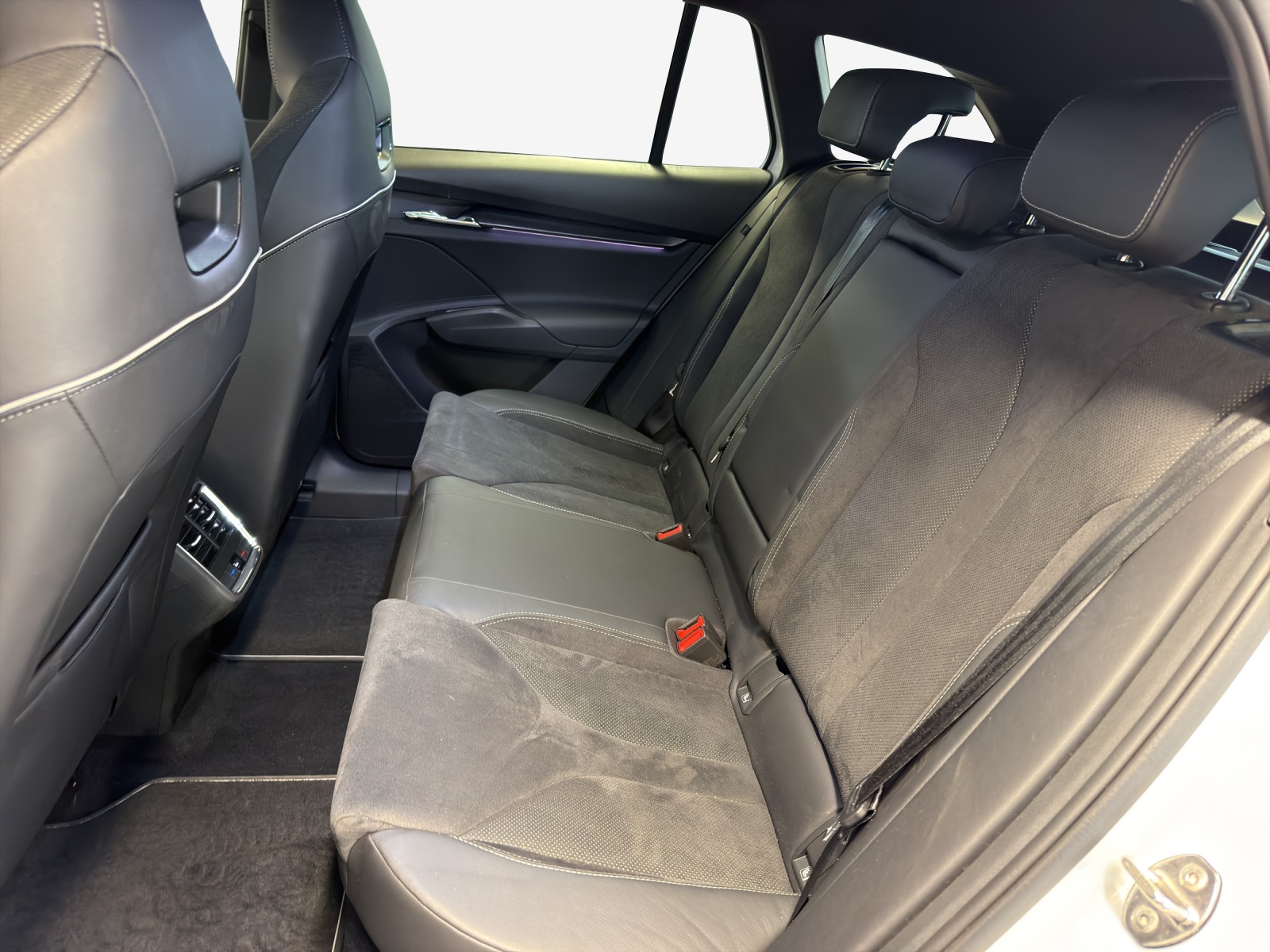 SKODA Enyaq iV 80x SportLine-image-11