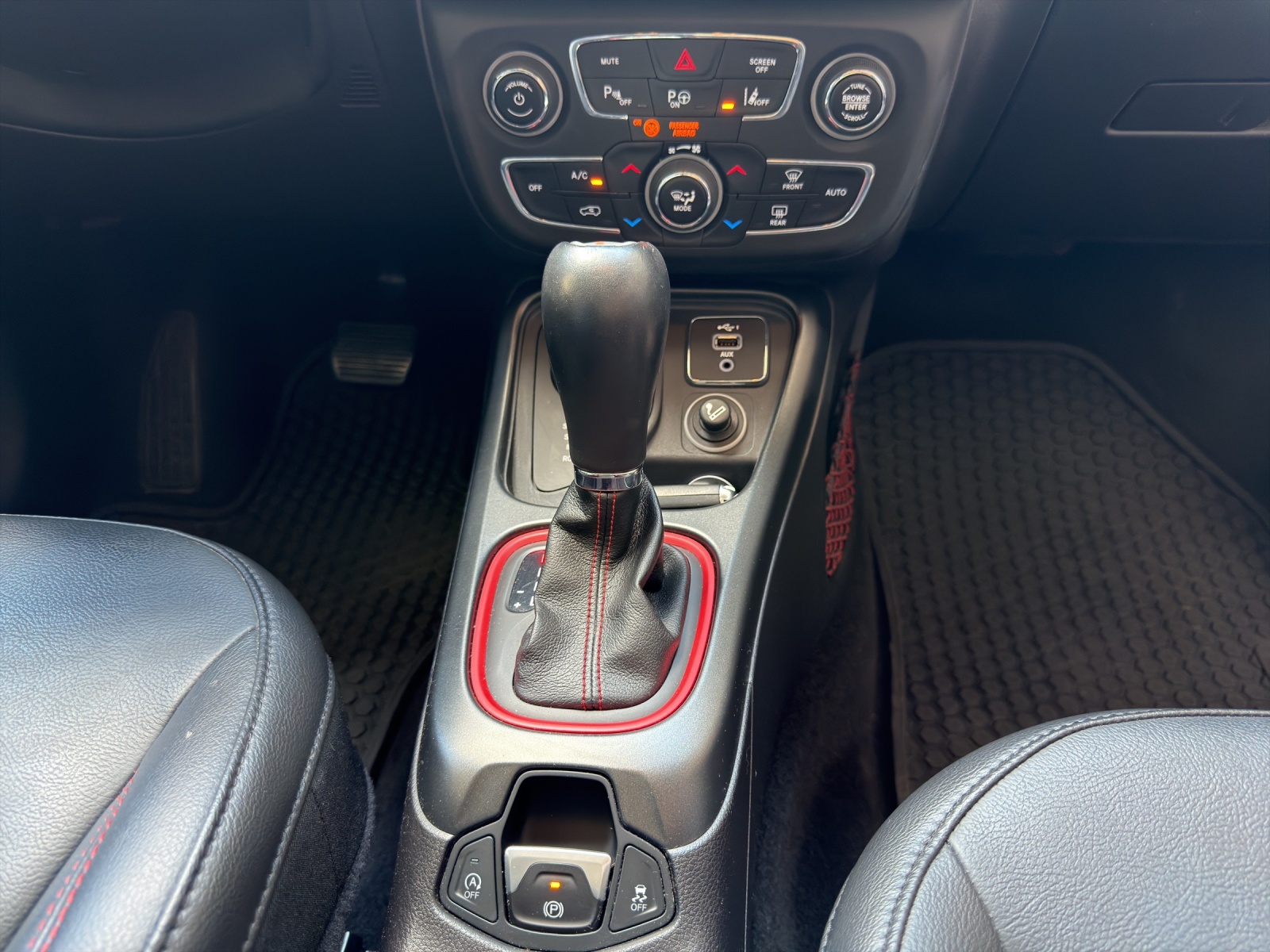 JEEP Compass 2.0 CRD Trailhawk AWD-image-11