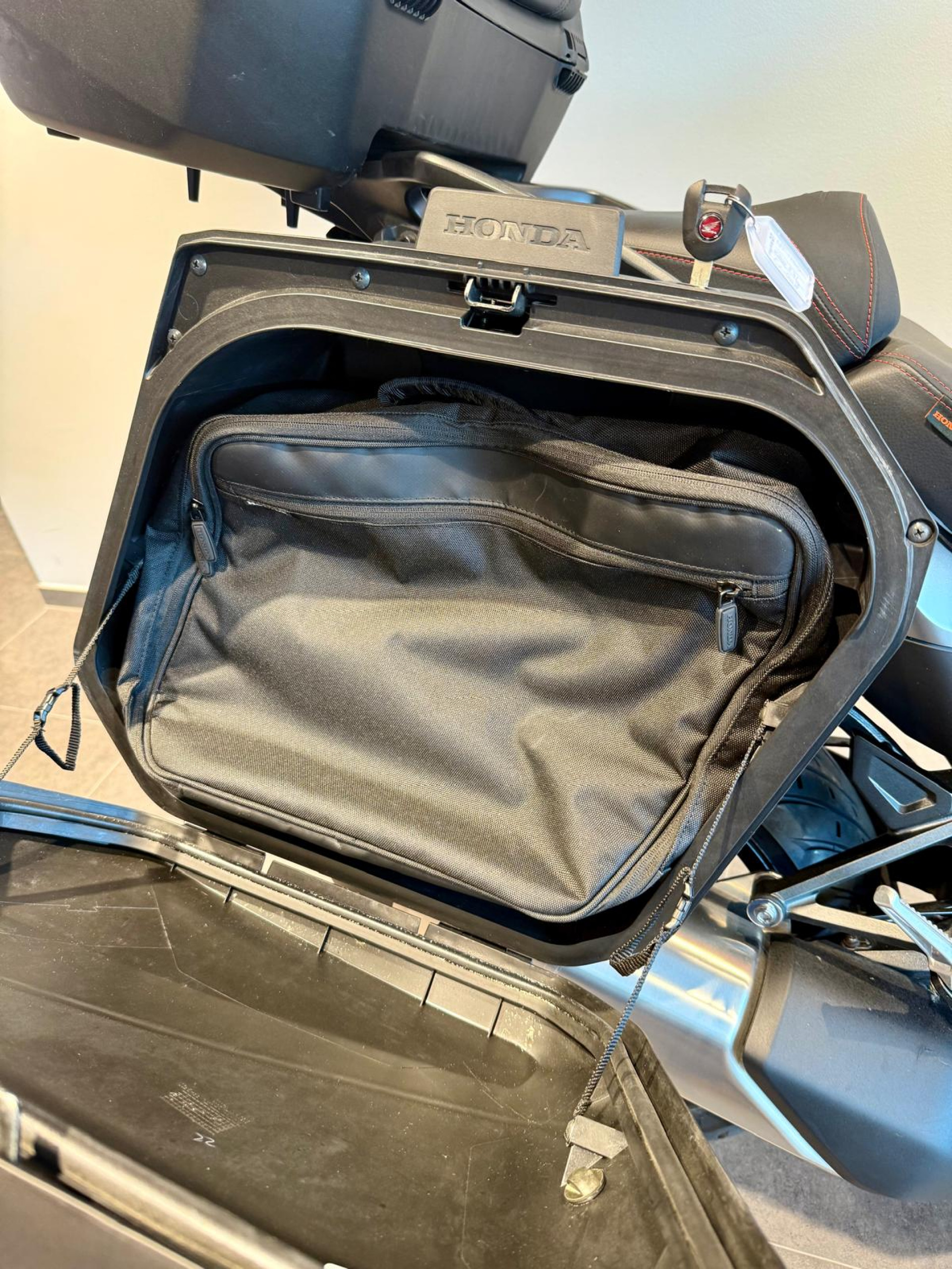 HONDA NT 1100 DCT-image-4