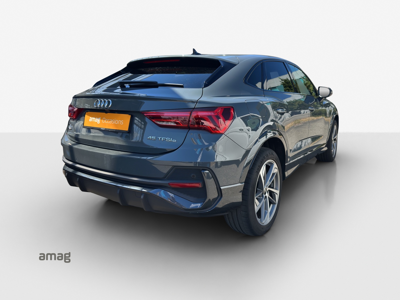 AUDI Q3 Sportback 45 TFSI e S-tronic-image-4