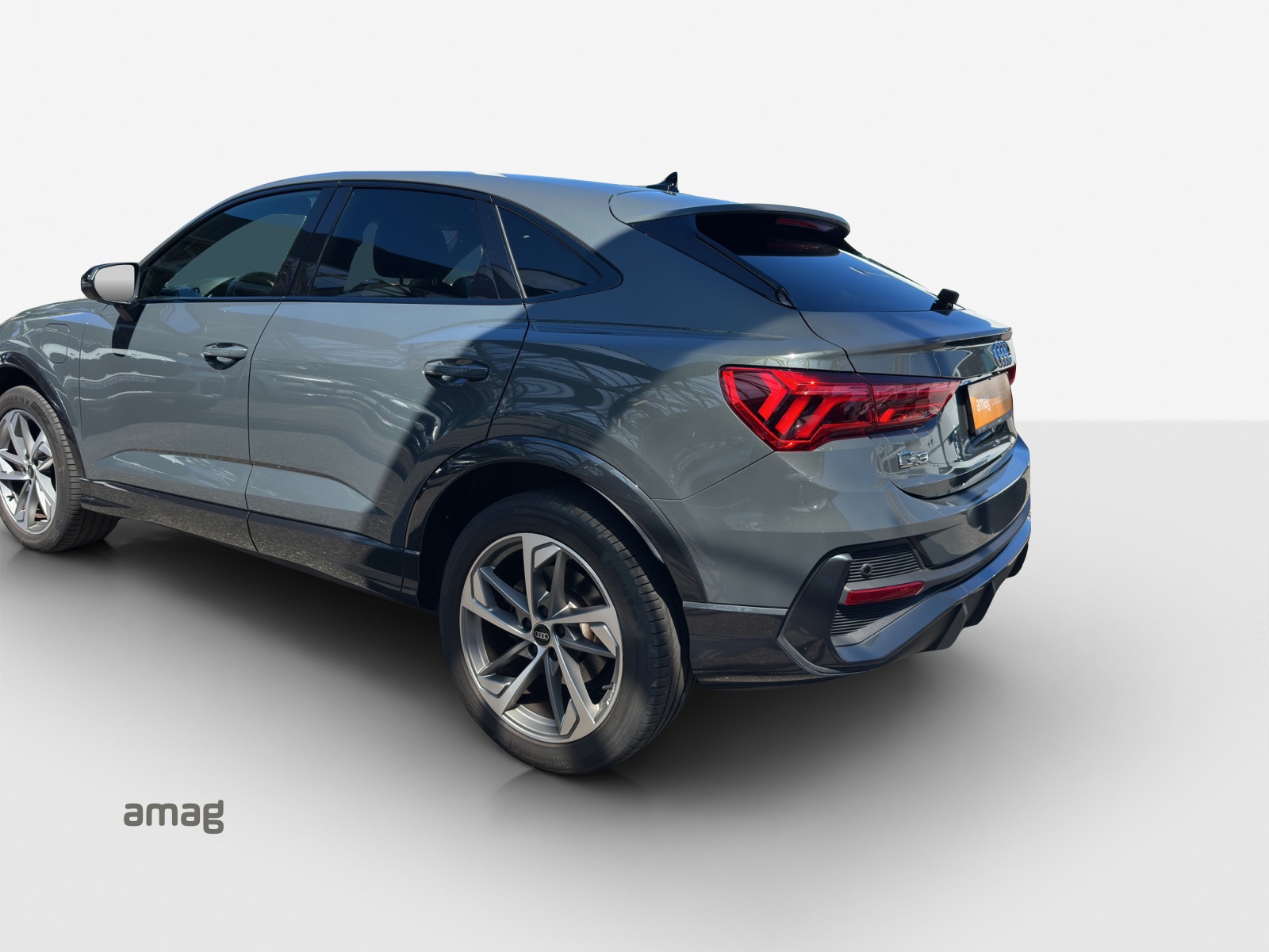 AUDI Q3 Sportback 45 TFSI e S-tronic-image-2