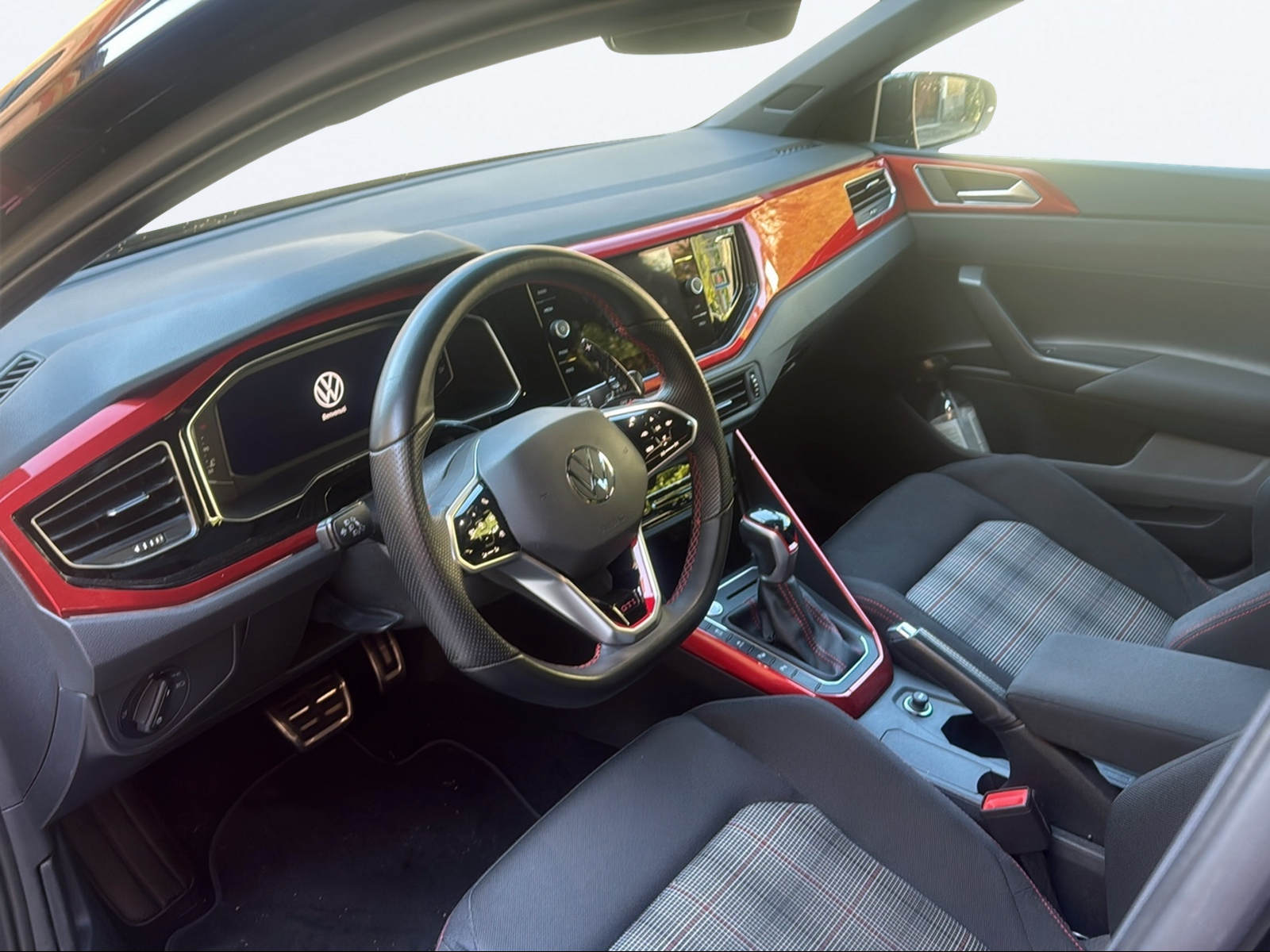 VW Polo 2.0 TSI GTI DSG-image-10