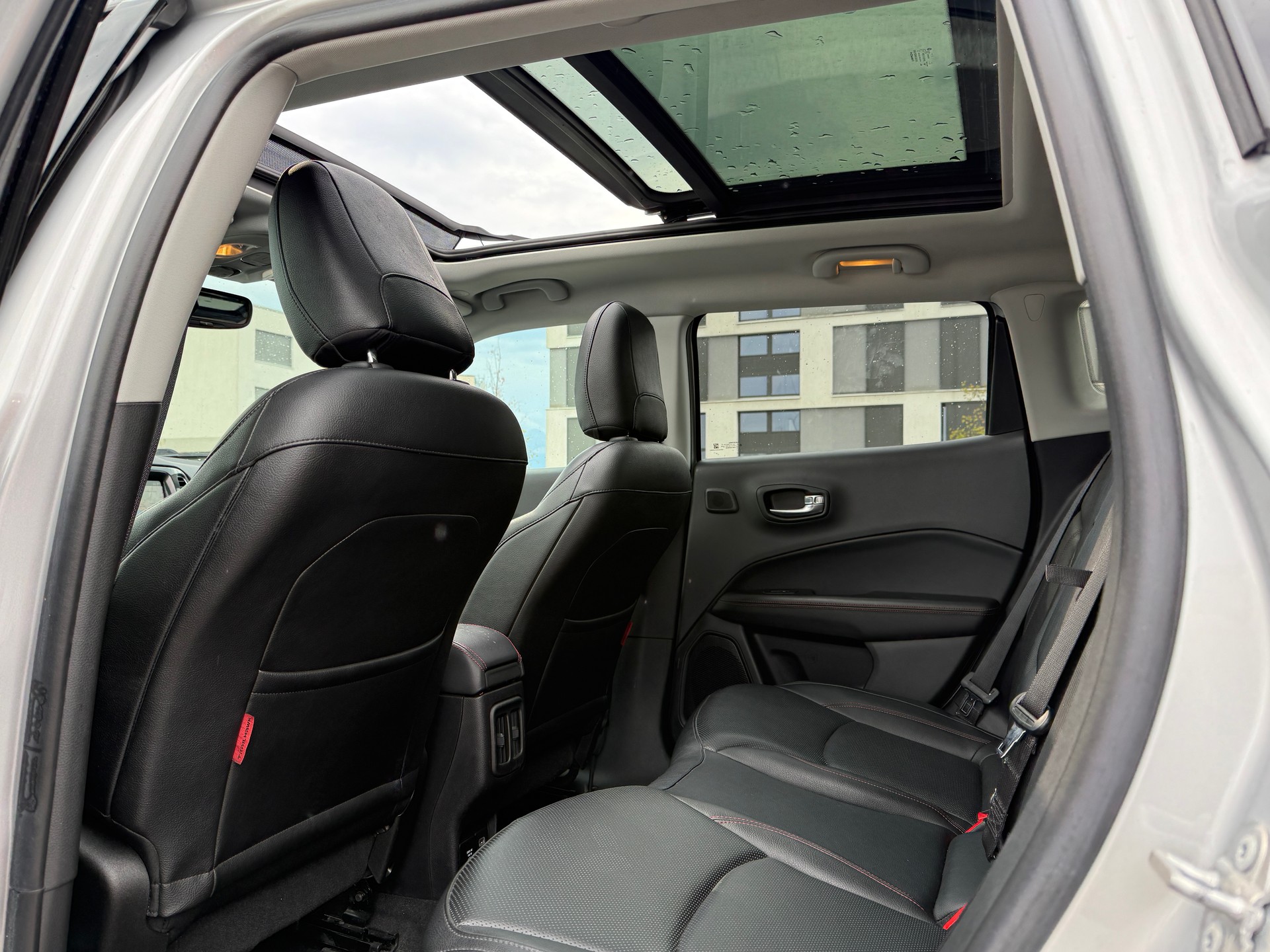 JEEP Compass 1.3 T PHEV Trailhawk AWD - Véhicule Suisse de 1ère Main - Nouvelle Expertise - NEU MFK : 31.07.2026 - Garantie dès 350.--image-24