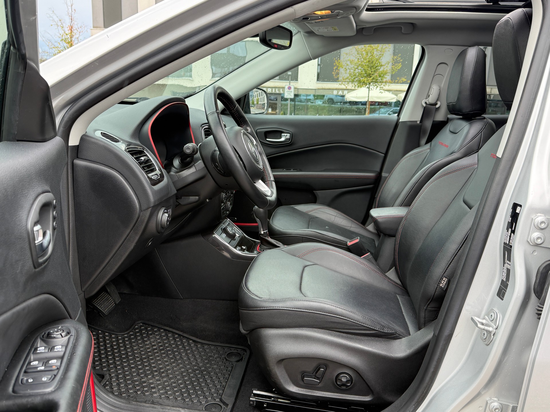 JEEP Compass 1.3 T PHEV Trailhawk AWD - Véhicule Suisse de 1ère Main - Nouvelle Expertise - NEU MFK : 31.07.2026 - Garantie dès 350.--image-16
