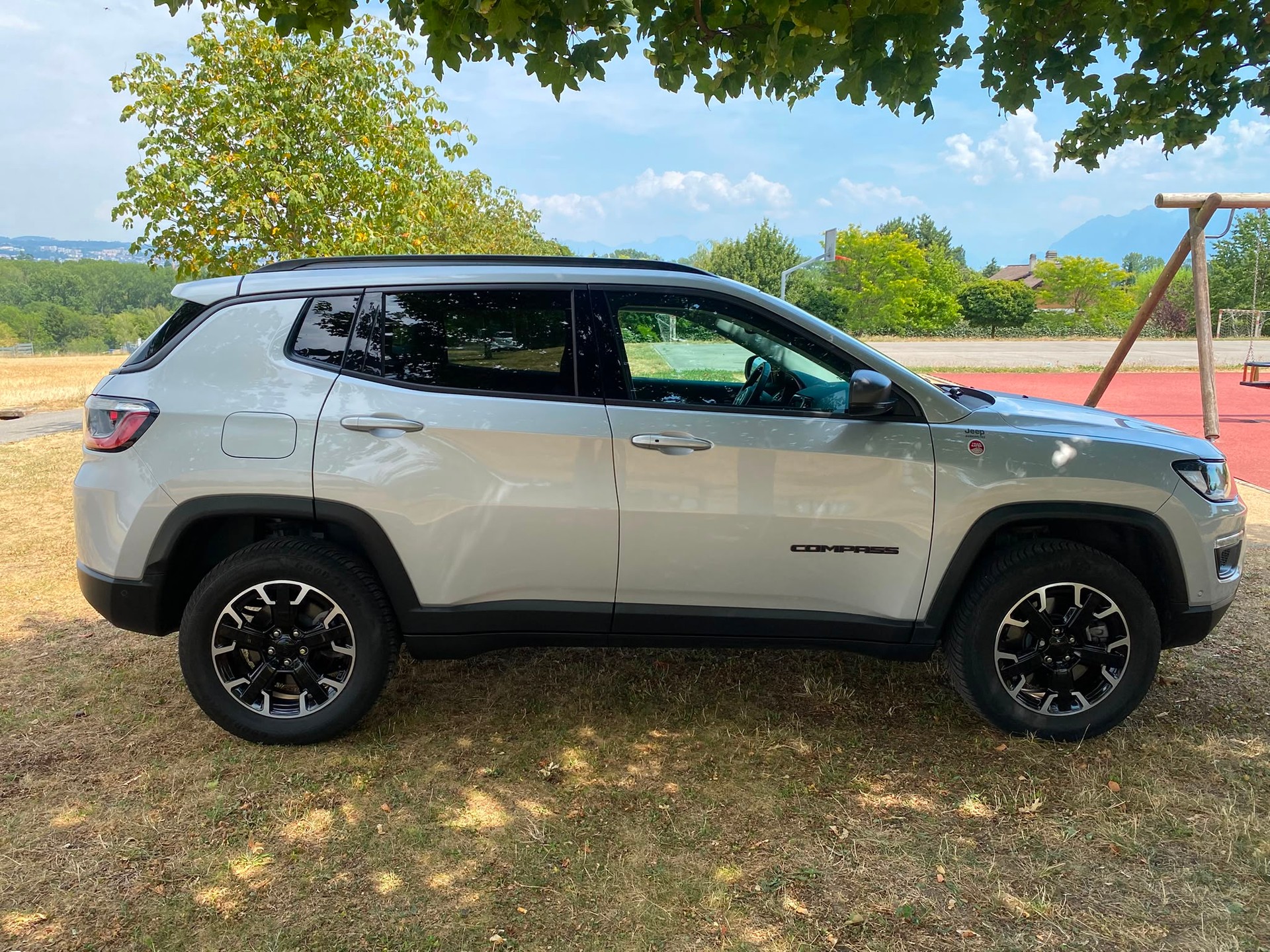 JEEP Compass 1.3 T PHEV Trailhawk AWD - Véhicule Suisse de 1ère Main - Nouvelle Expertise - NEU MFK : 31.07.2026 - Garantie 12 mois-image-6