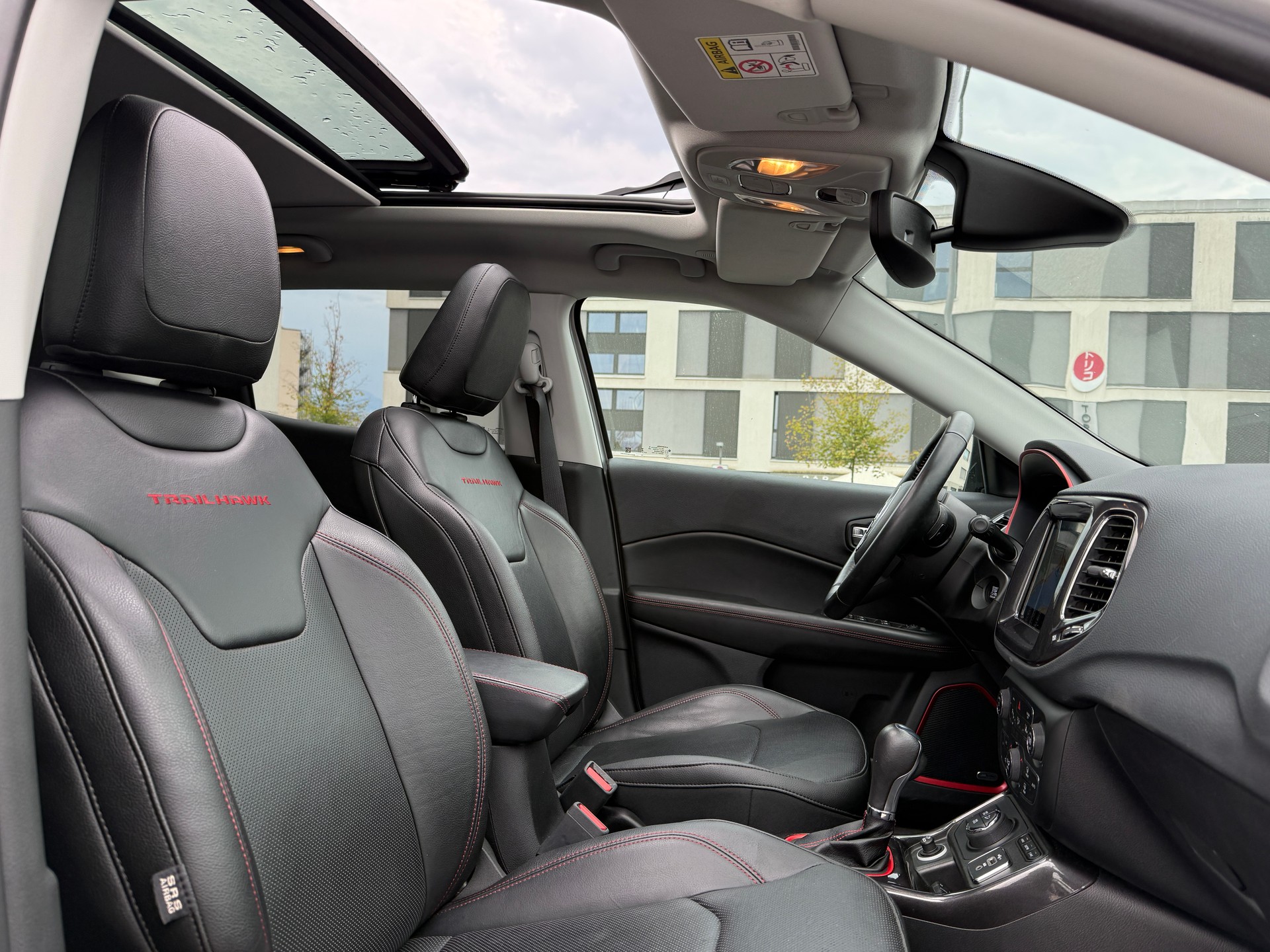 JEEP Compass 1.3 T PHEV Trailhawk AWD - Véhicule Suisse de 1ère Main - Nouvelle Expertise - NEU MFK : 31.07.2026 - Garantie dès 350.--image-12