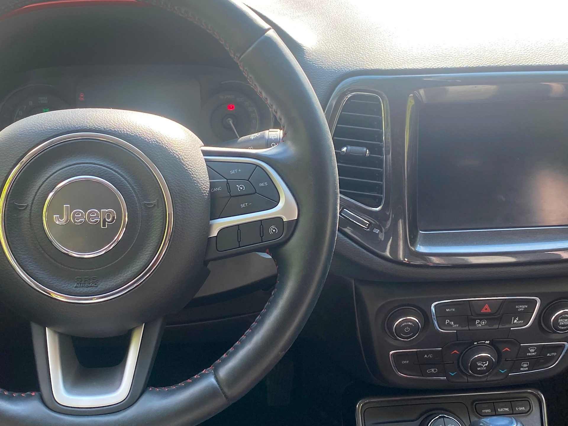 JEEP Compass 1.3 T PHEV Trailhawk AWD - Véhicule Suisse de 1ère Main - Nouvelle Expertise - NEU MFK : 31.07.2026 - Garantie 12 mois-image-18