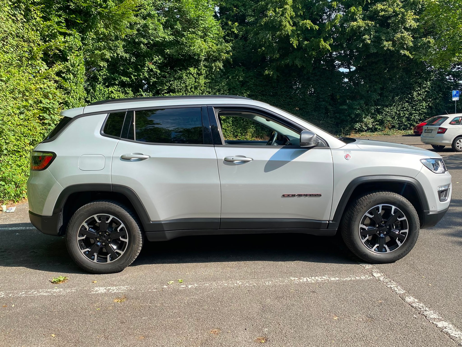 JEEP Compass 1.3 T PHEV Trailhawk AWD - Véhicule Suisse de 1ère Main - Nouvelle Expertise - NEU MFK : 31.07.2026 - Garantie 12 mois-image-6