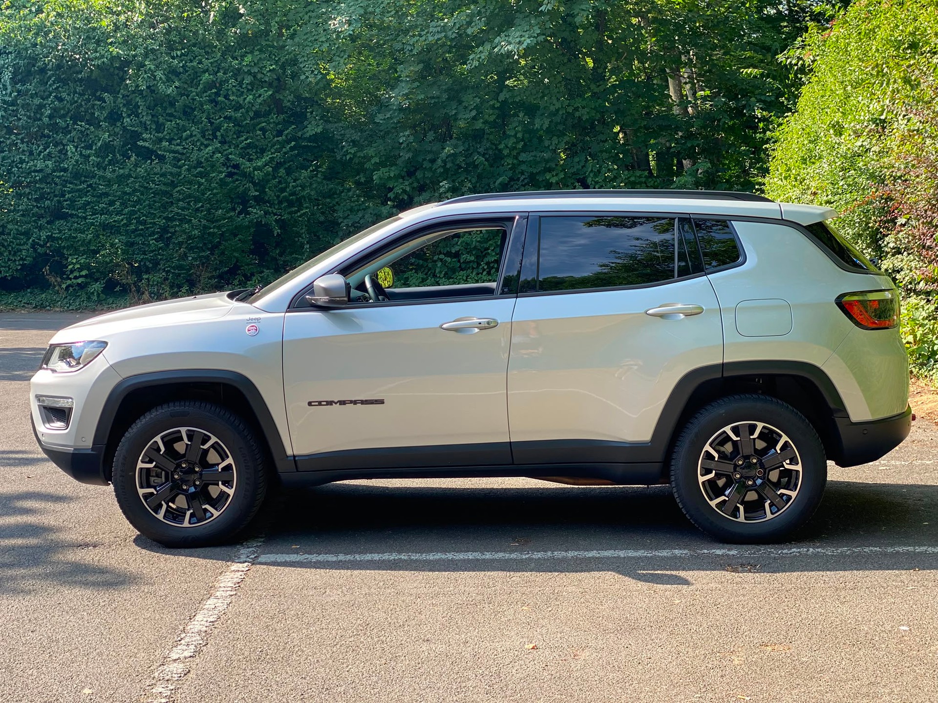 JEEP Compass 1.3 T PHEV Trailhawk AWD - Véhicule Suisse de 1ère Main - Nouvelle Expertise - NEU MFK : 31.07.2026 - Garantie 12 mois-image-2