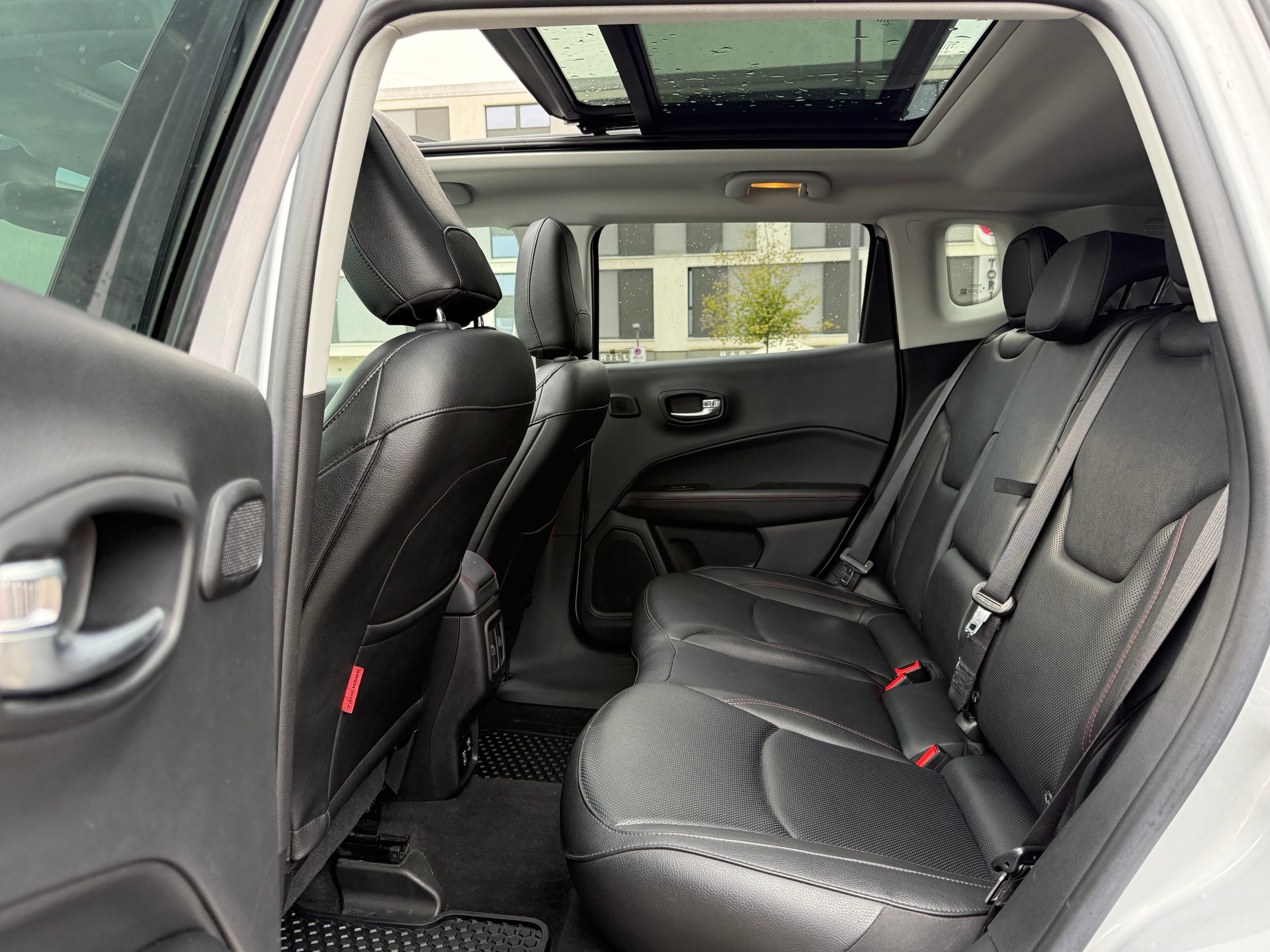 JEEP Compass 1.3 T PHEV Trailhawk AWD - Véhicule Suisse de 1ère Main - Nouvelle Expertise - NEU MFK : 31.07.2026 - Garantie dès 350.--image-26