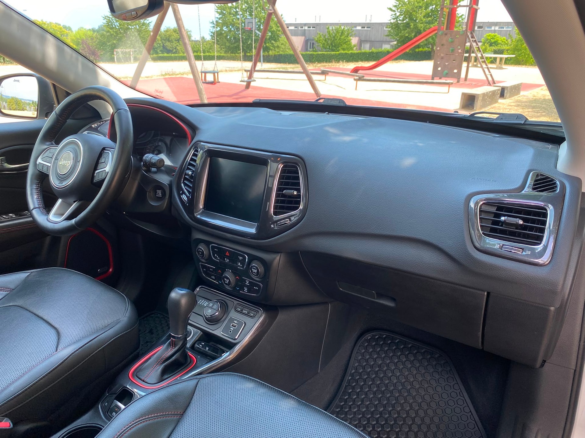 JEEP Compass 1.3 T PHEV Trailhawk AWD - Véhicule Suisse de 1ère Main - Nouvelle Expertise - NEU MFK : 31.07.2026 - Garantie 12 mois-image-11