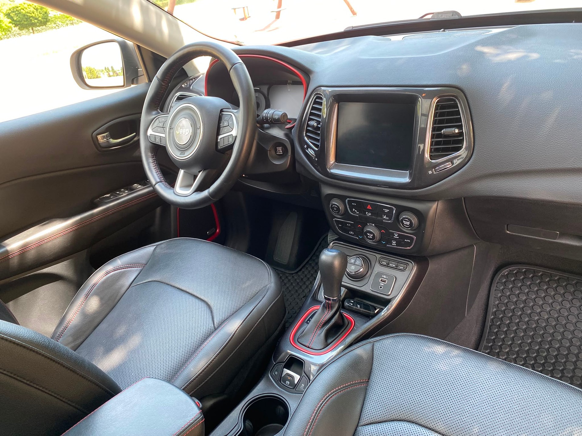 JEEP Compass 1.3 T PHEV Trailhawk AWD - Véhicule Suisse de 1ère Main - Nouvelle Expertise - NEU MFK : 31.07.2026 - Garantie 12 mois-image-10