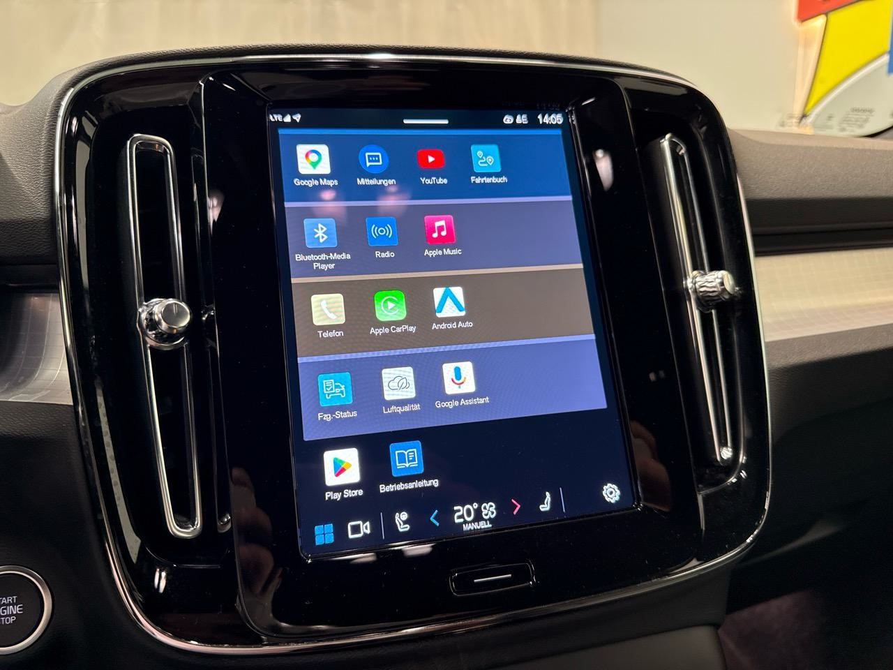 VOLVO XC40 B3 Benzin Mild Hybrid Plus Dark DCT-image-7