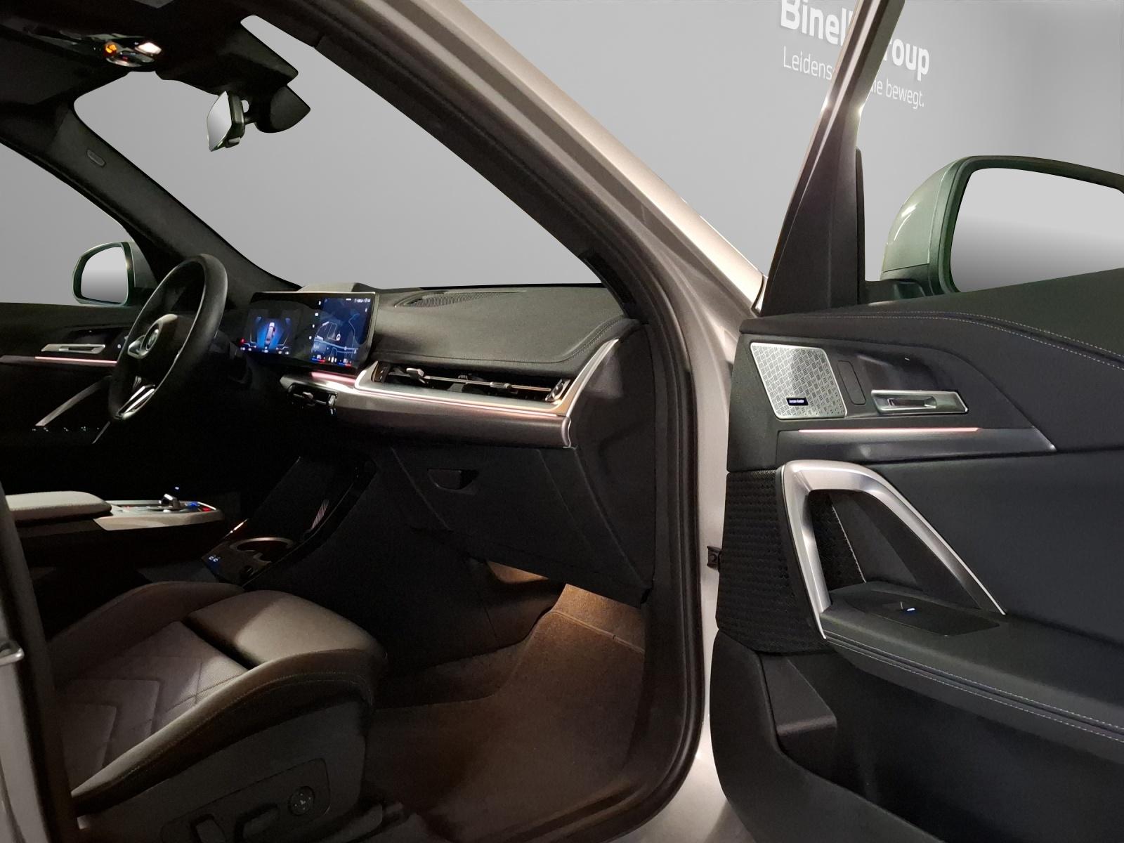 BMW iX1 30 xDrive-image-20