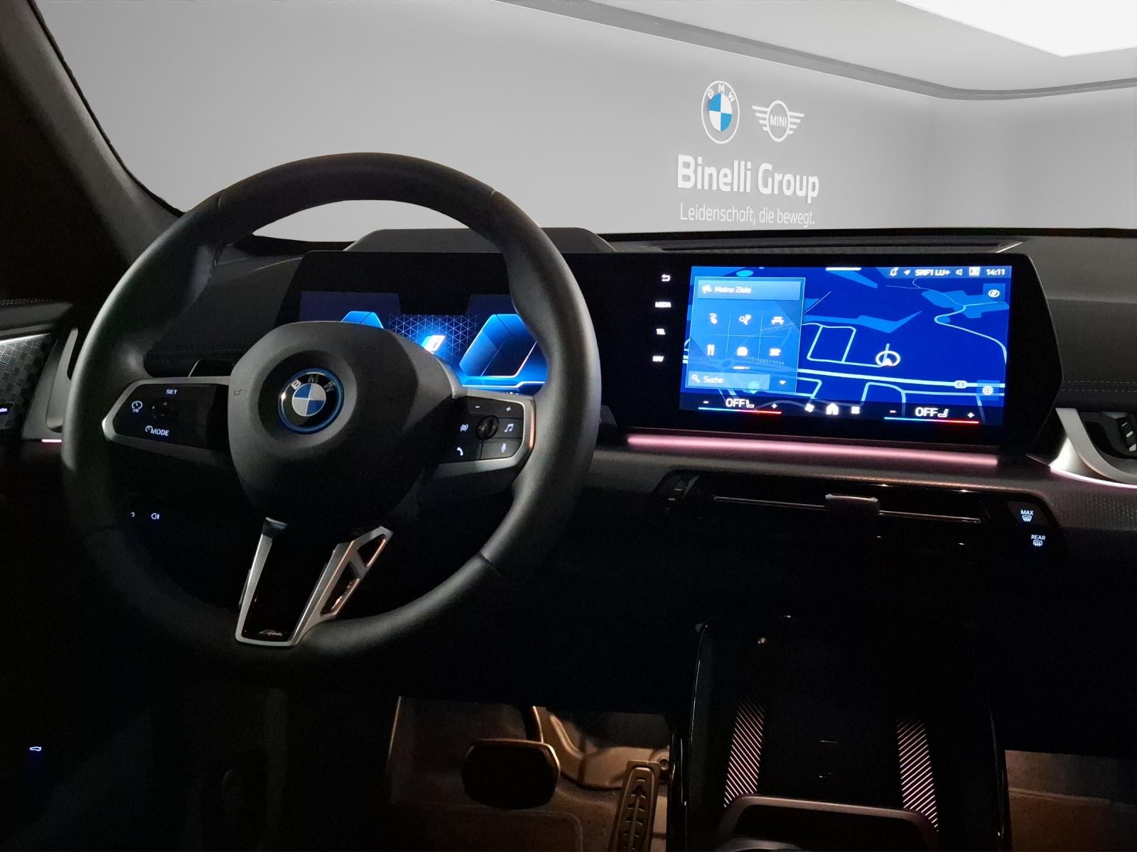 BMW iX1 30 xDrive-image-9