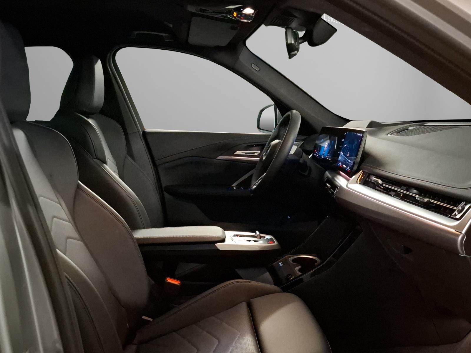 BMW iX1 30 xDrive-image-19