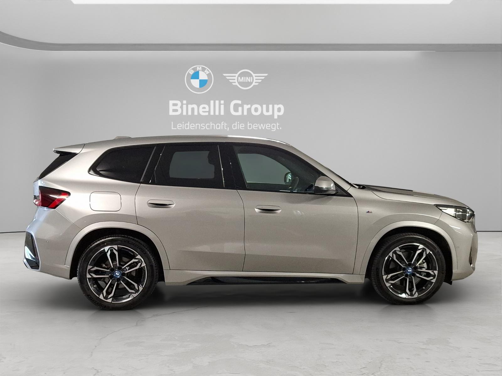 BMW iX1 30 xDrive-image-17