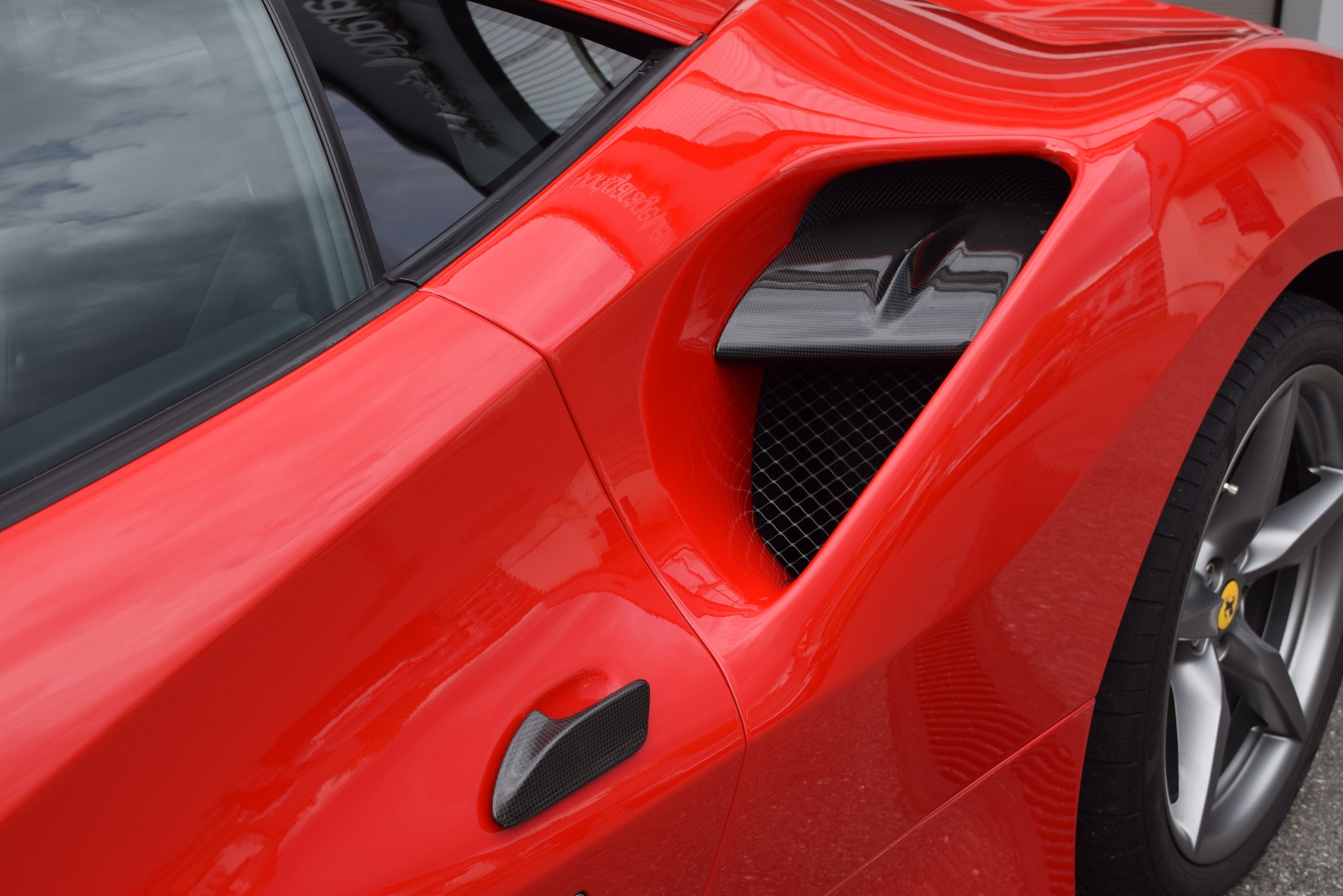 FERRARI 488 GTB 3.9 V8-image-8