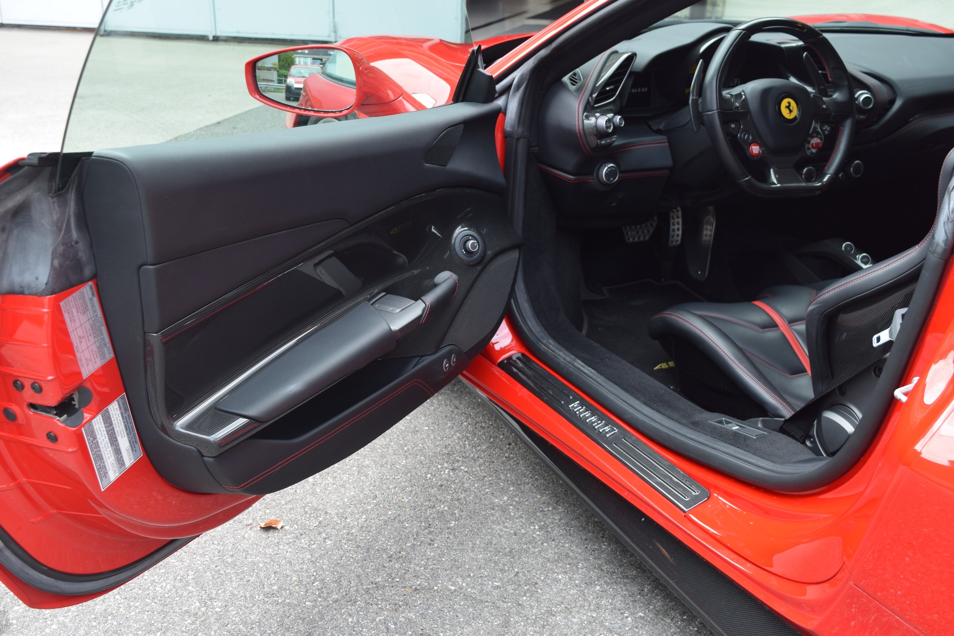 FERRARI 488 GTB 3.9 V8-image-11