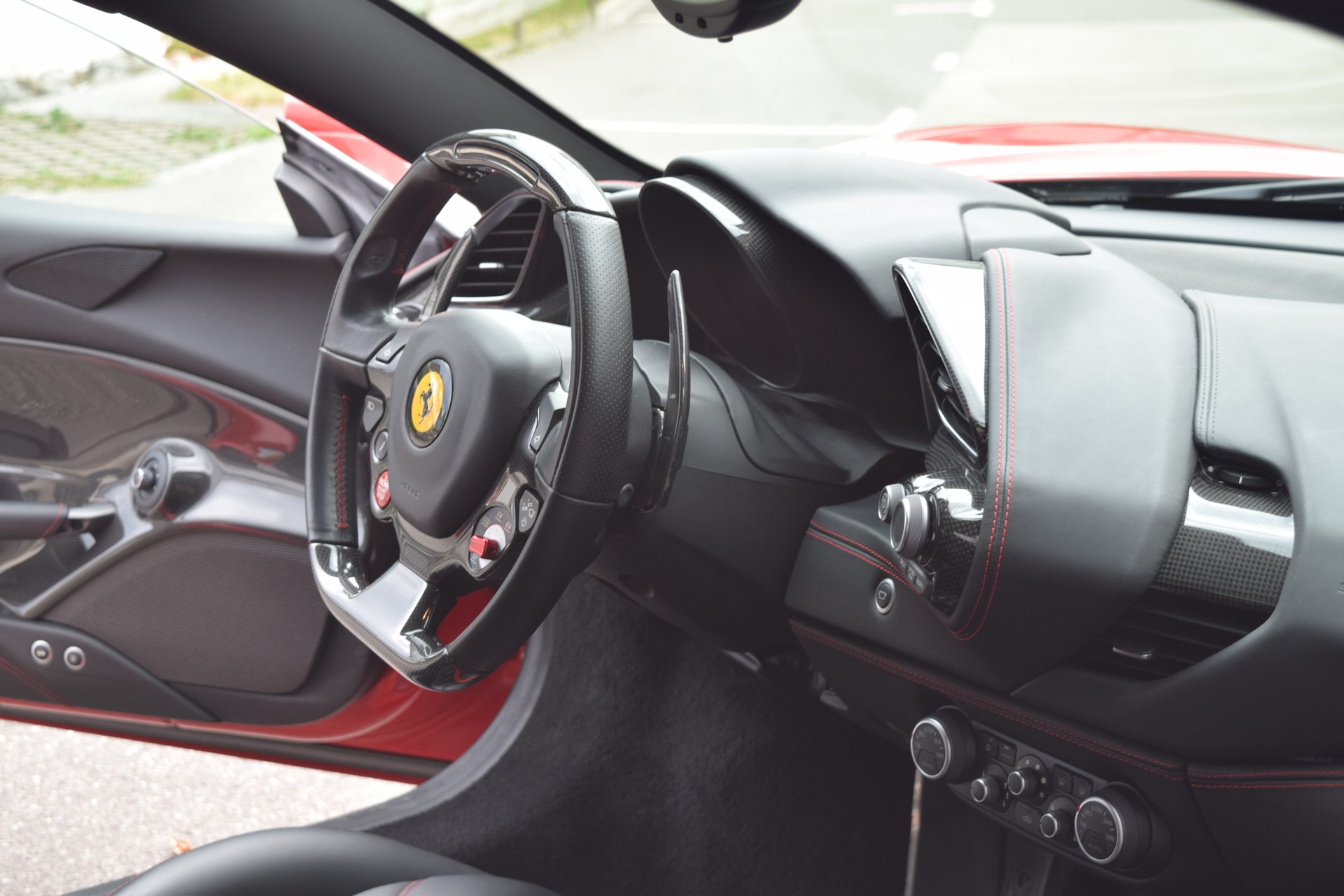 FERRARI 488 GTB 3.9 V8-image-19