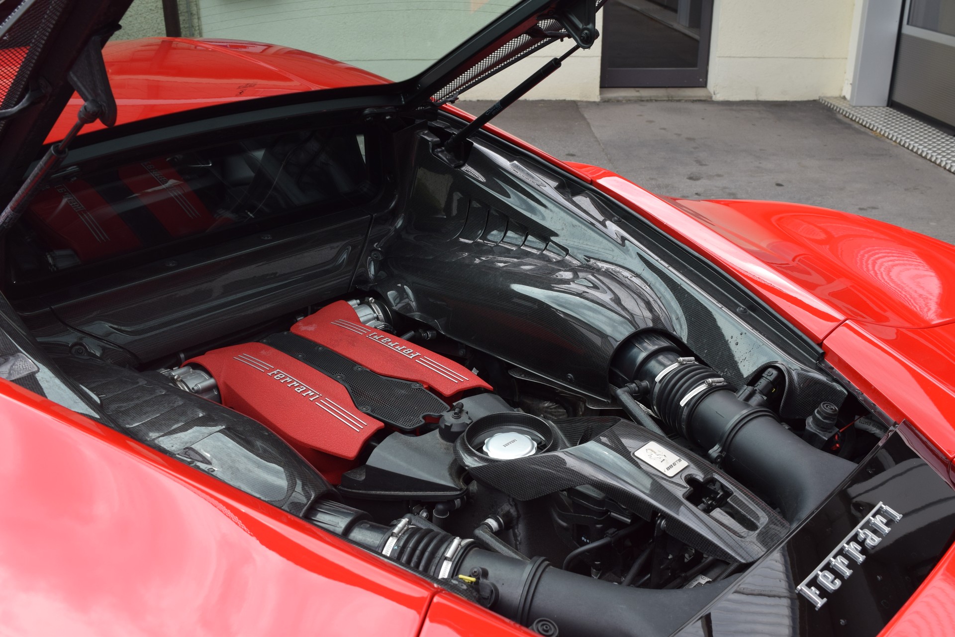 FERRARI 488 GTB 3.9 V8-image-23