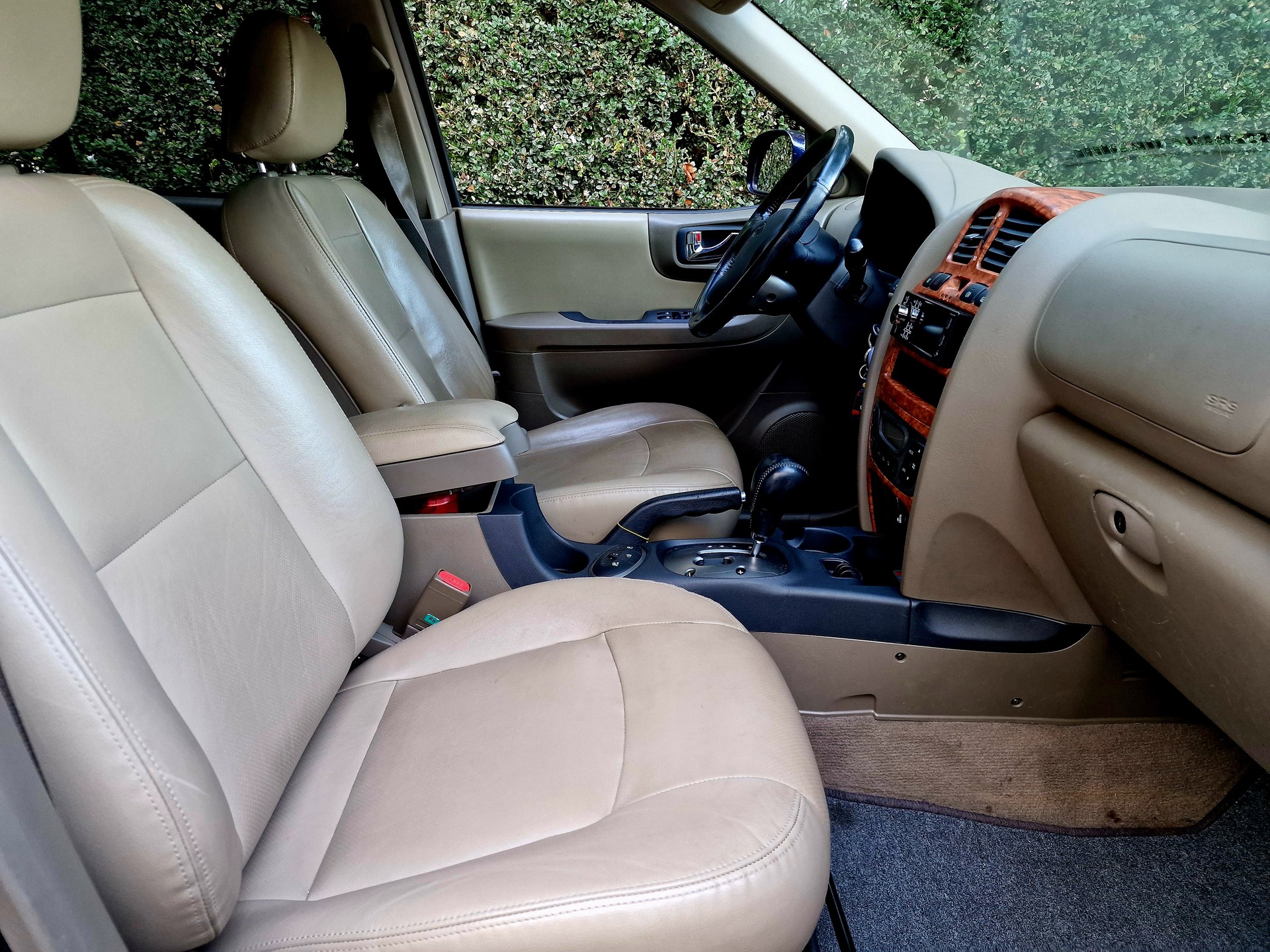 HYUNDAI Santa Fe 2.7 V6 Navigator-image-9