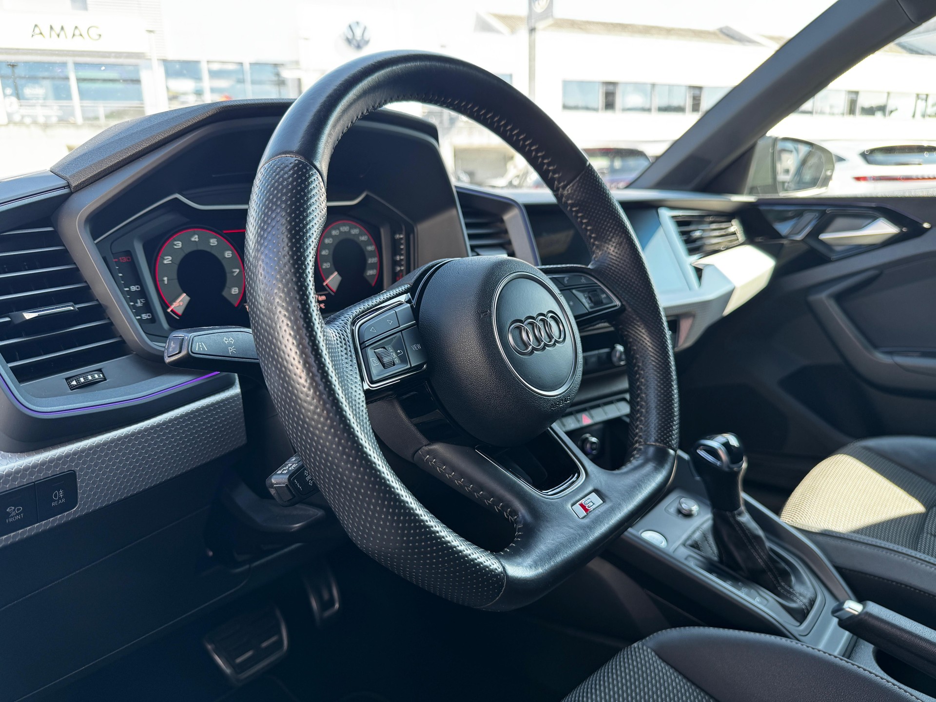 AUDI A1 Sportback 40 TFSI S Line S-tronic-image-16