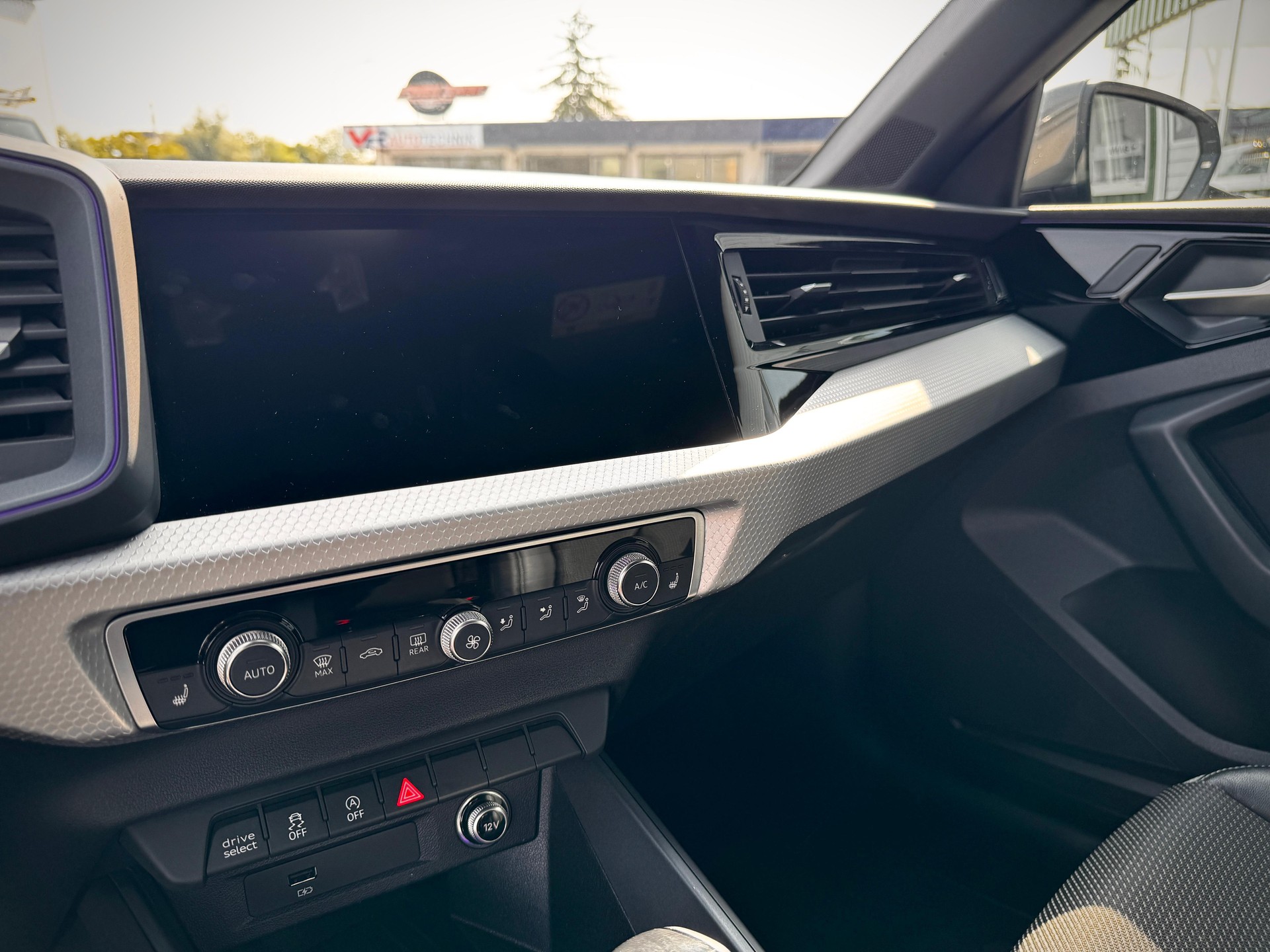 AUDI A1 Sportback 40 TFSI S Line S-tronic-image-19